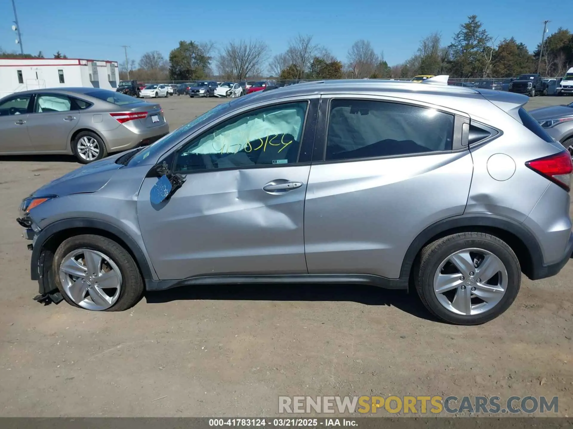 14 Photograph of a damaged car 3CZRU5H54KM728584 HONDA HR-V 2019