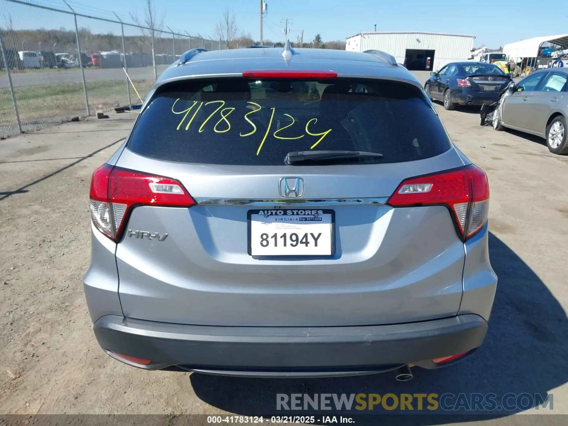 16 Photograph of a damaged car 3CZRU5H54KM728584 HONDA HR-V 2019