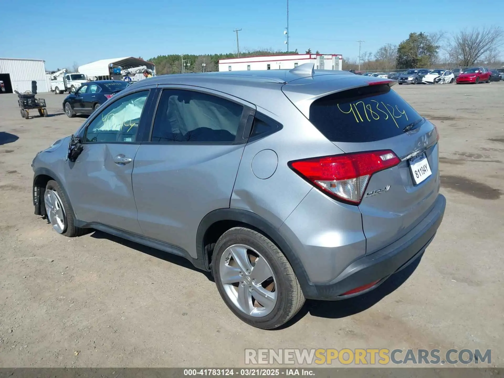 3 Photograph of a damaged car 3CZRU5H54KM728584 HONDA HR-V 2019