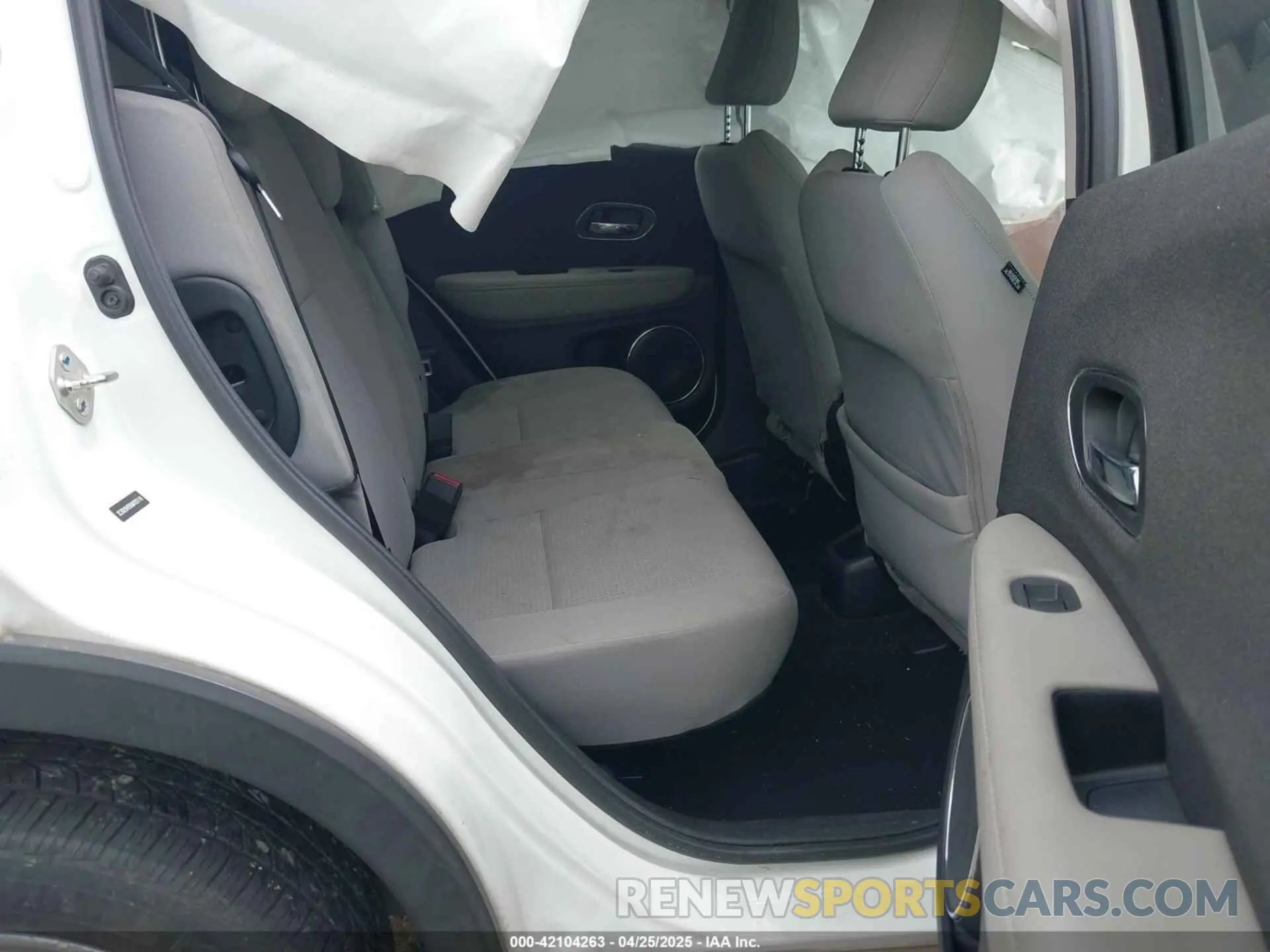 8 Фотография поврежденного автомобиля 3CZRU5H55KM705119 HONDA HR-V 2019
