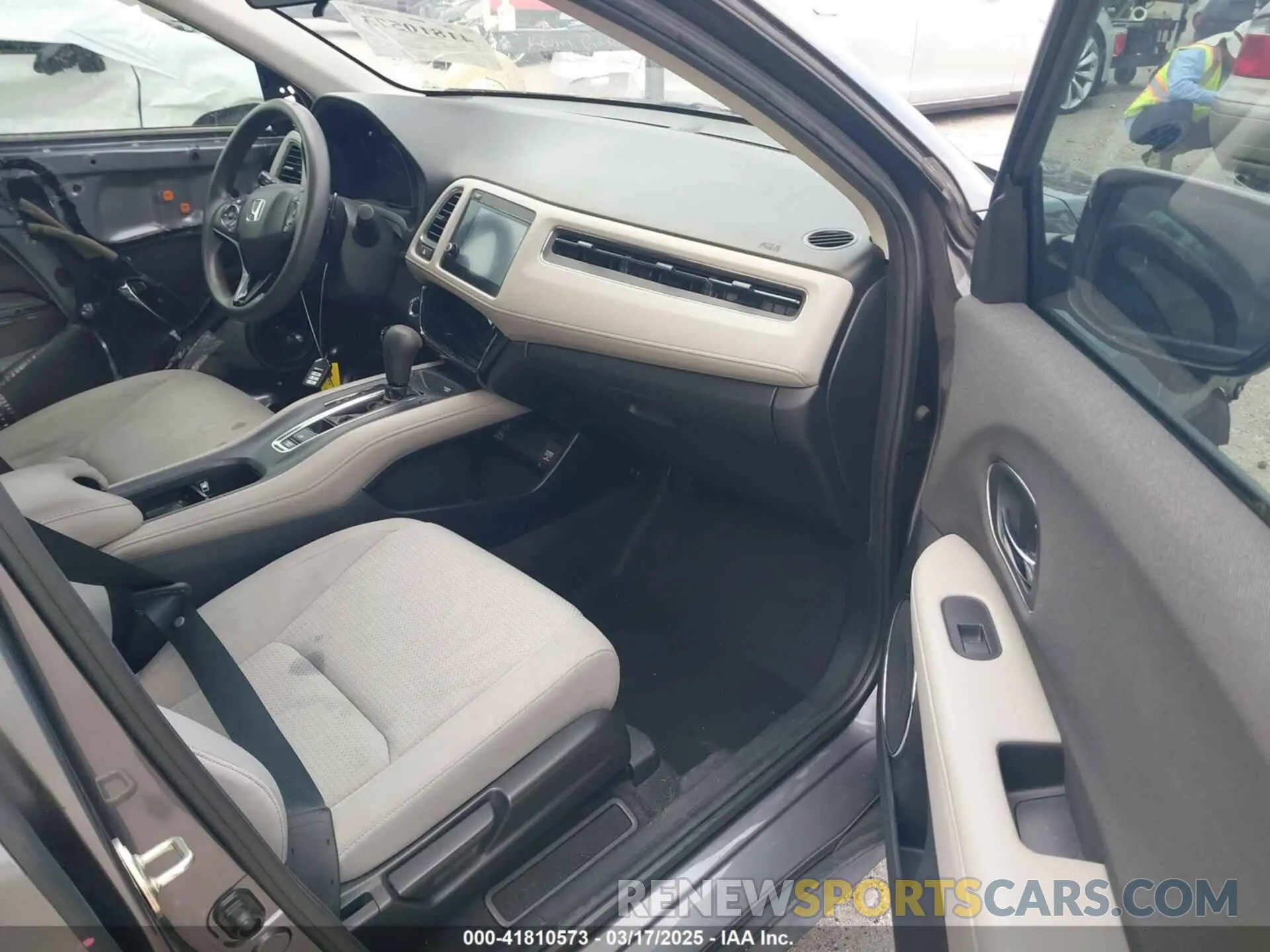 5 Фотография поврежденного автомобиля 3CZRU5H56KM728523 HONDA HR-V 2019