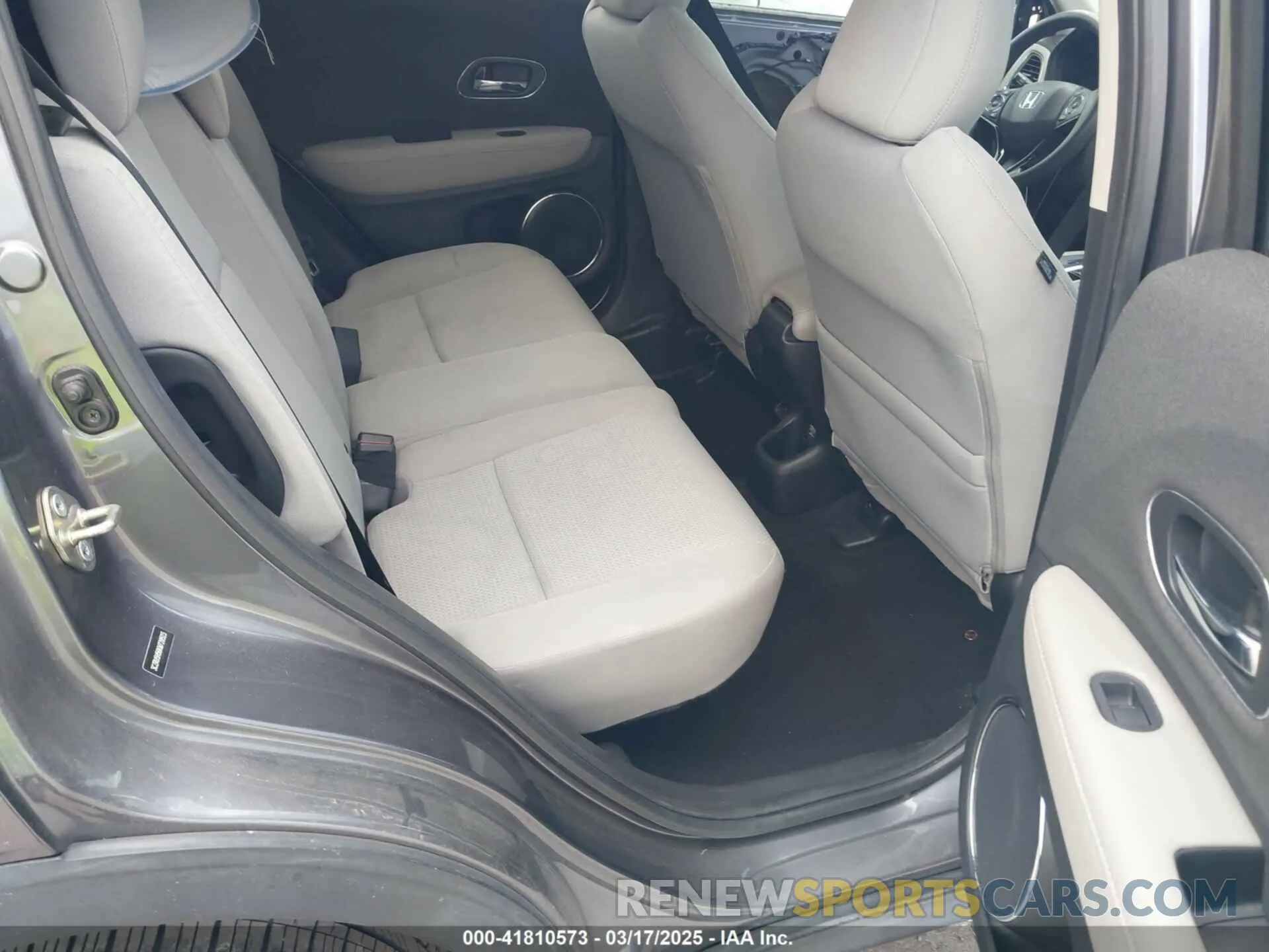 8 Фотография поврежденного автомобиля 3CZRU5H56KM728523 HONDA HR-V 2019