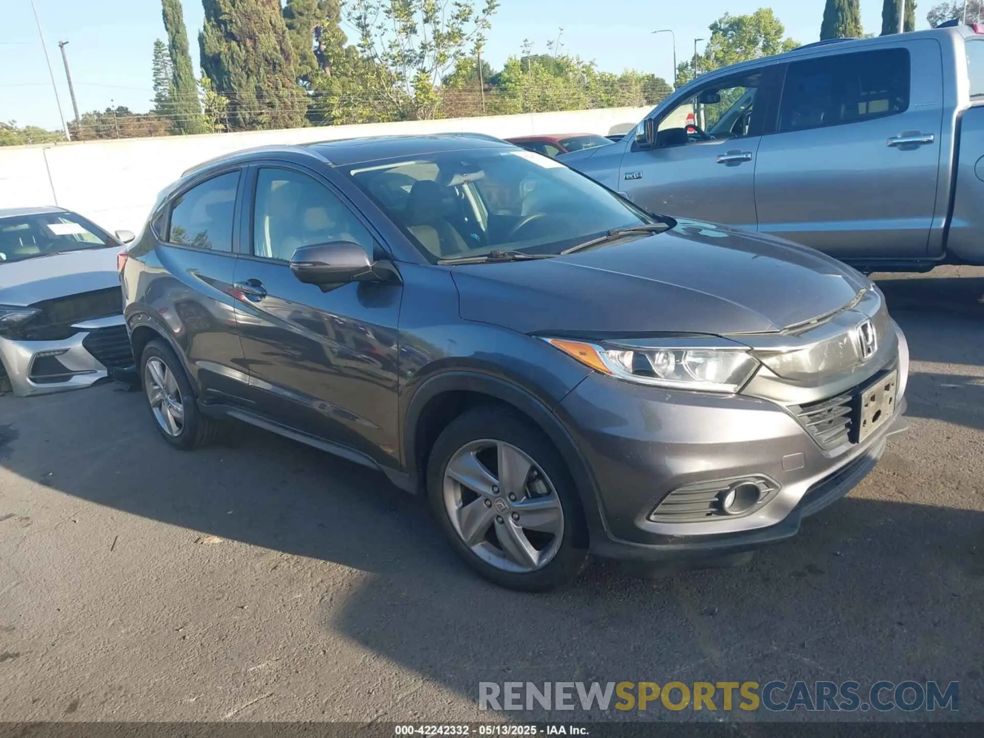 1 Photograph of a damaged car 3CZRU5H57KM729518 HONDA HR-V 2019
