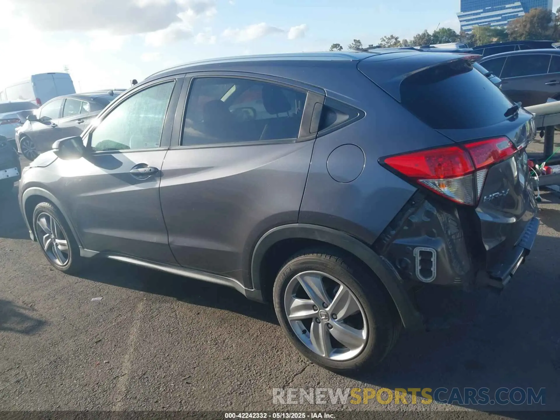 15 Photograph of a damaged car 3CZRU5H57KM729518 HONDA HR-V 2019