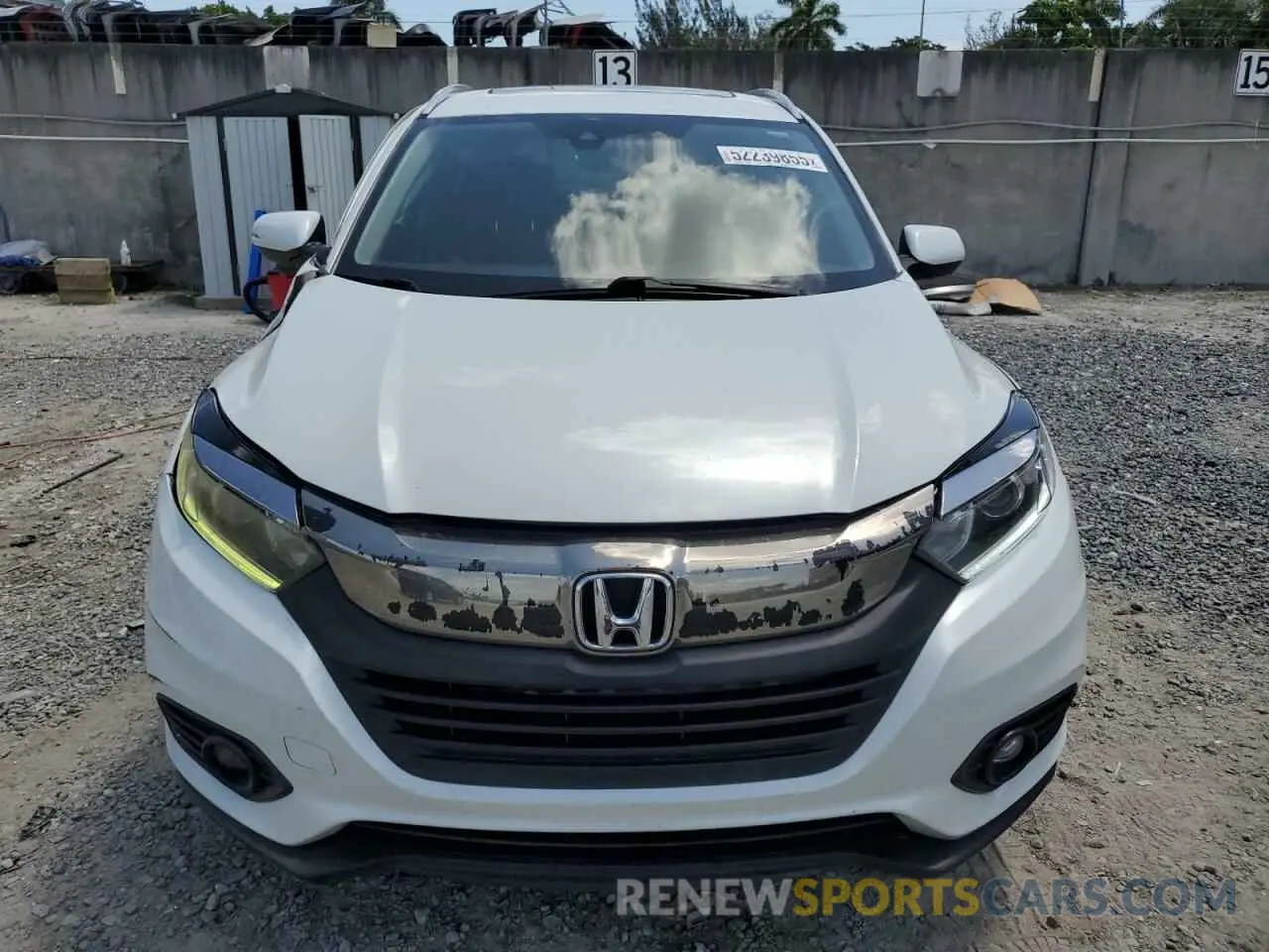 5 Photograph of a damaged car 3CZRU5H58KM717328 HONDA HR-V 2019