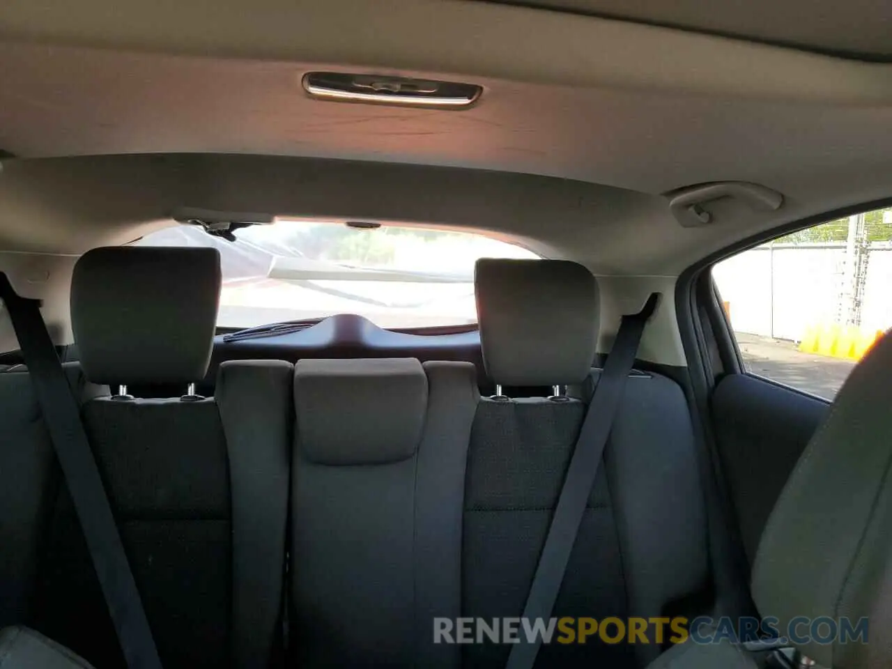 10 Photograph of a damaged car 3CZRU5H59KM724725 HONDA HR-V 2019