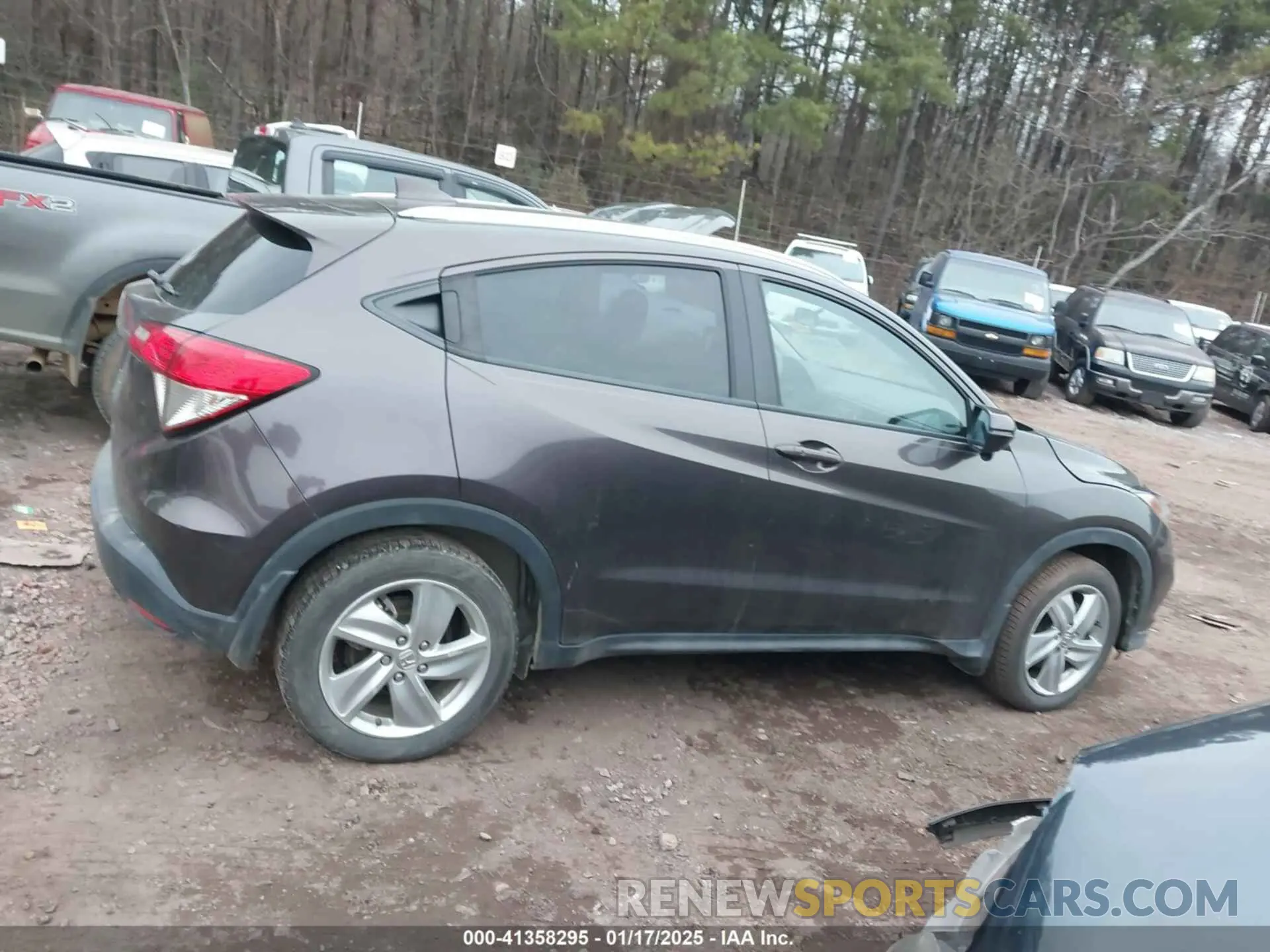 13 Photograph of a damaged car 3CZRU5H5XKM707982 HONDA HR-V 2019