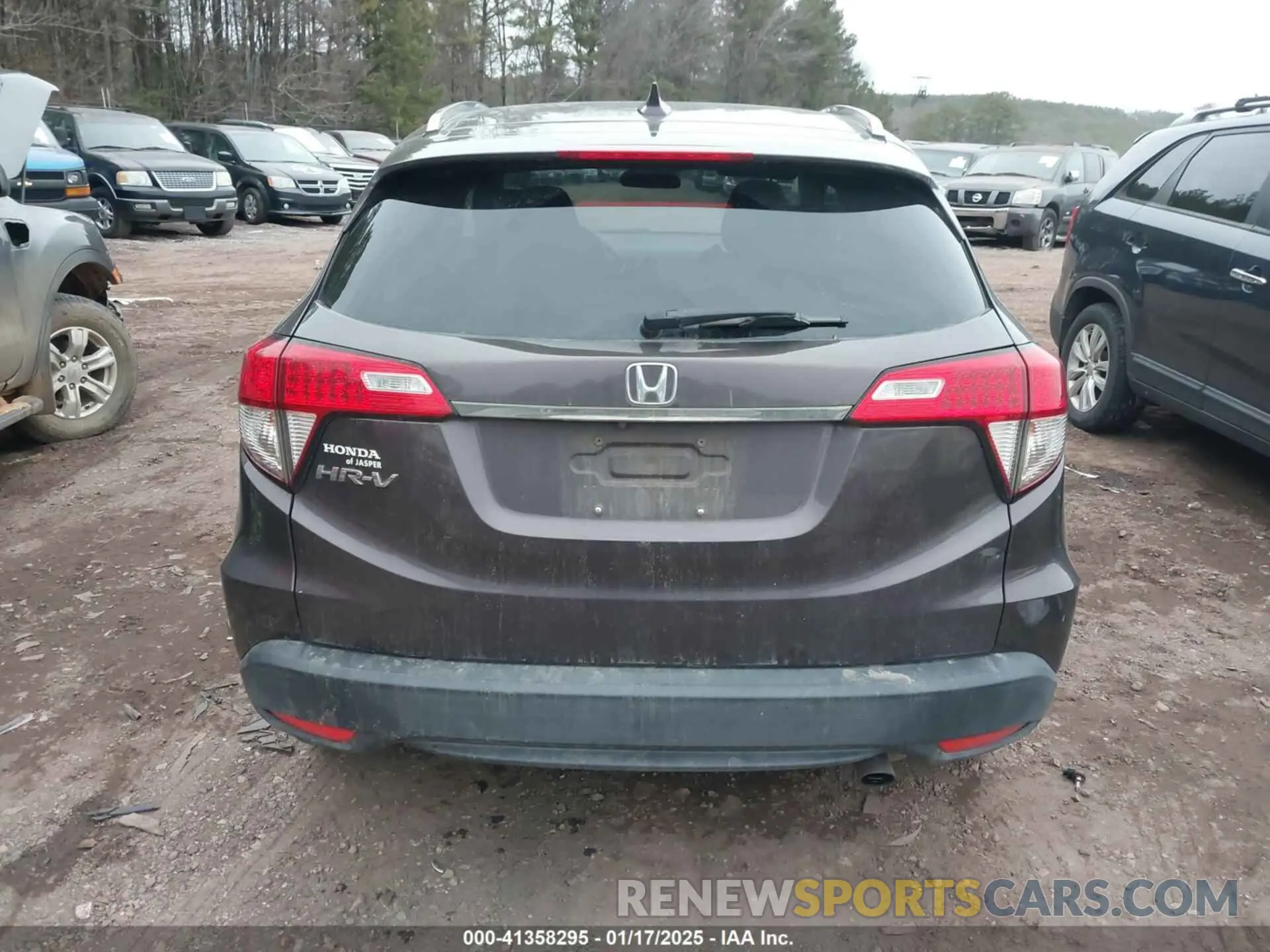 16 Photograph of a damaged car 3CZRU5H5XKM707982 HONDA HR-V 2019