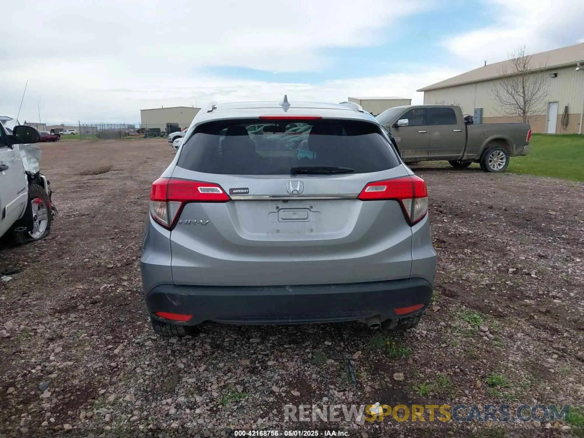 17 Photograph of a damaged car 3CZRU5H5XKM710638 HONDA HR-V 2019
