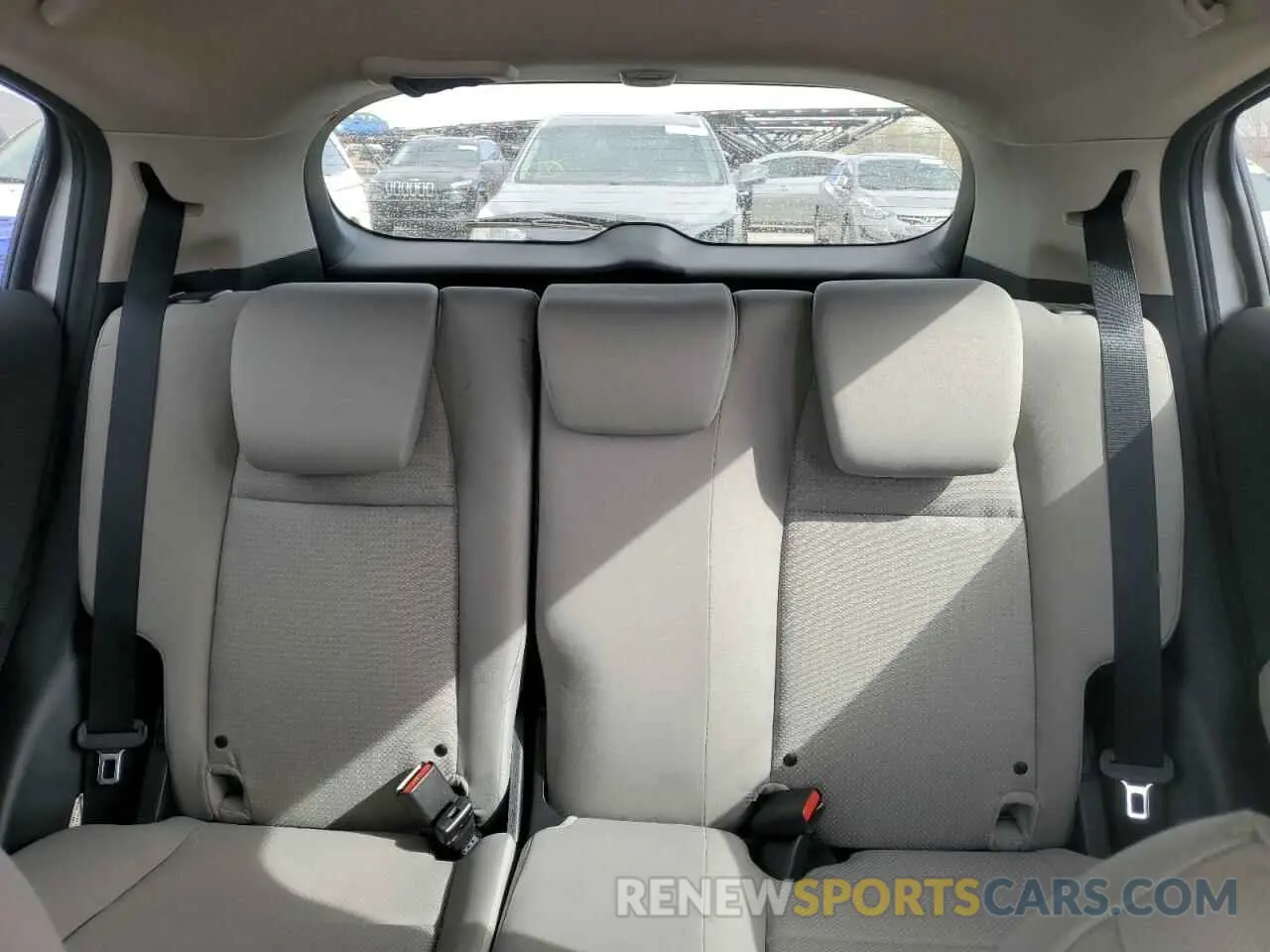 10 Photograph of a damaged car 3CZRU5H5XKM729996 HONDA HR-V 2019