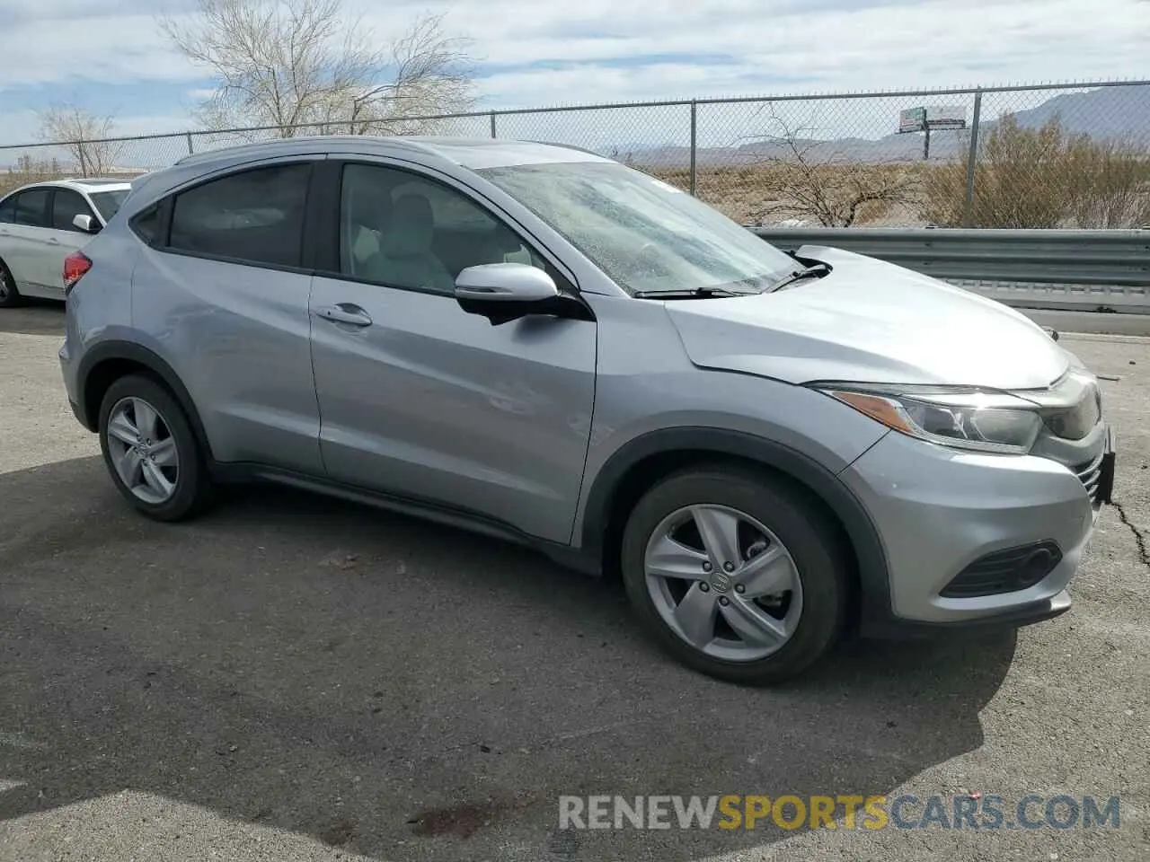 4 Photograph of a damaged car 3CZRU5H5XKM729996 HONDA HR-V 2019