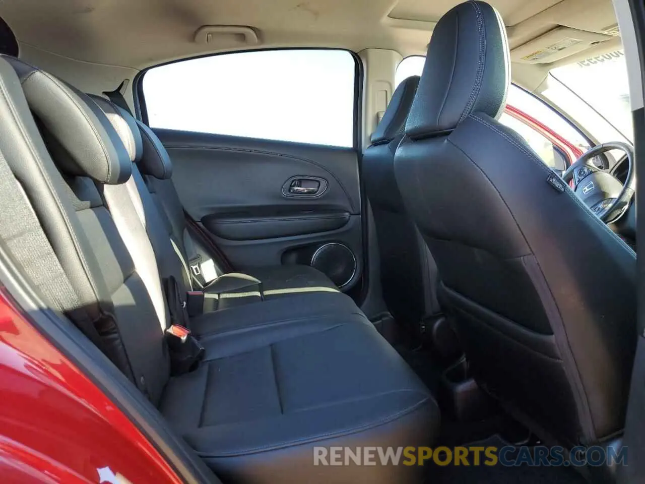 12 Photograph of a damaged car 3CZRU5H70KM715719 HONDA HR-V 2019