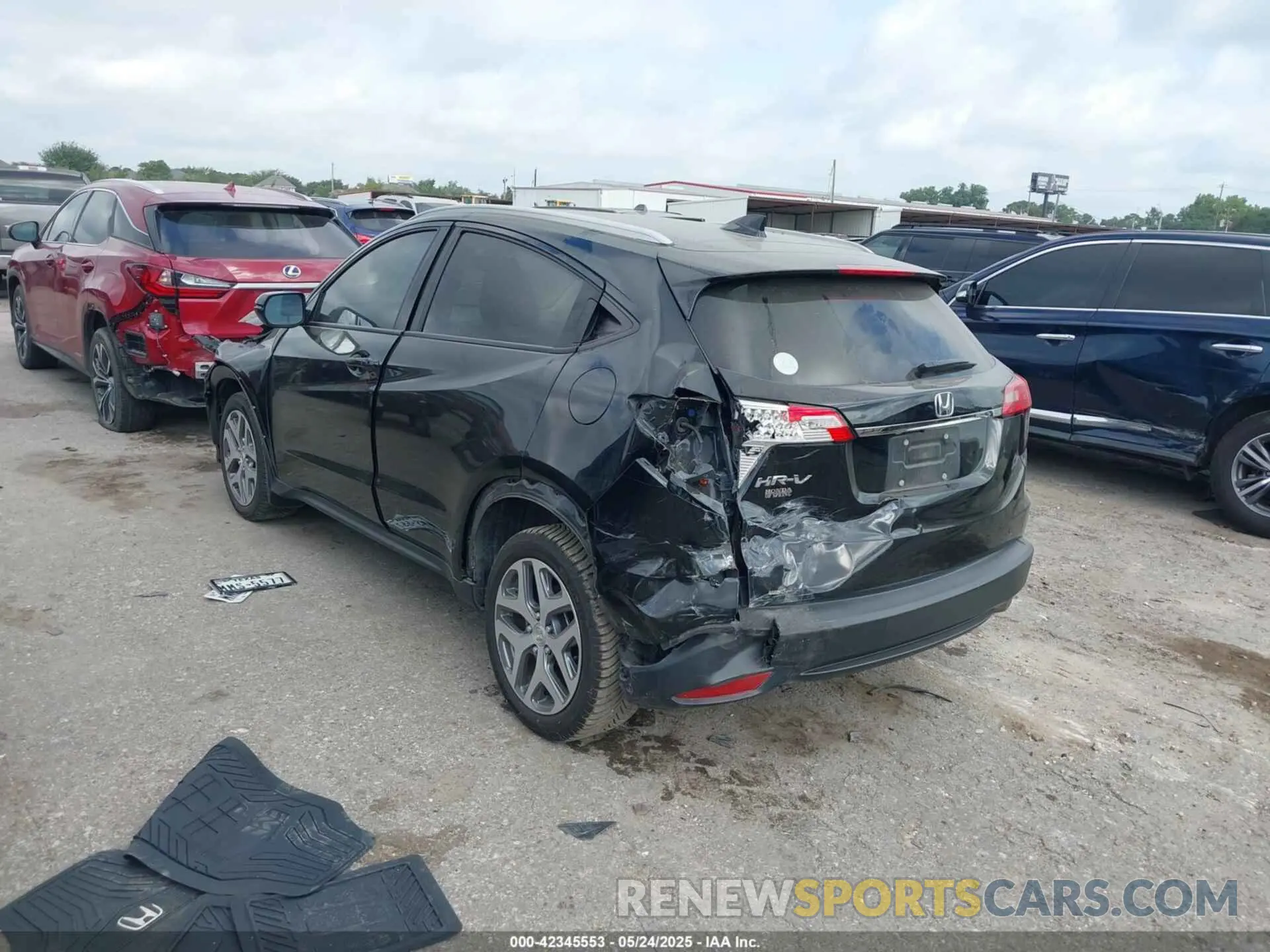 3 Photograph of a damaged car 3CZRU5H73KM722941 HONDA HR-V 2019