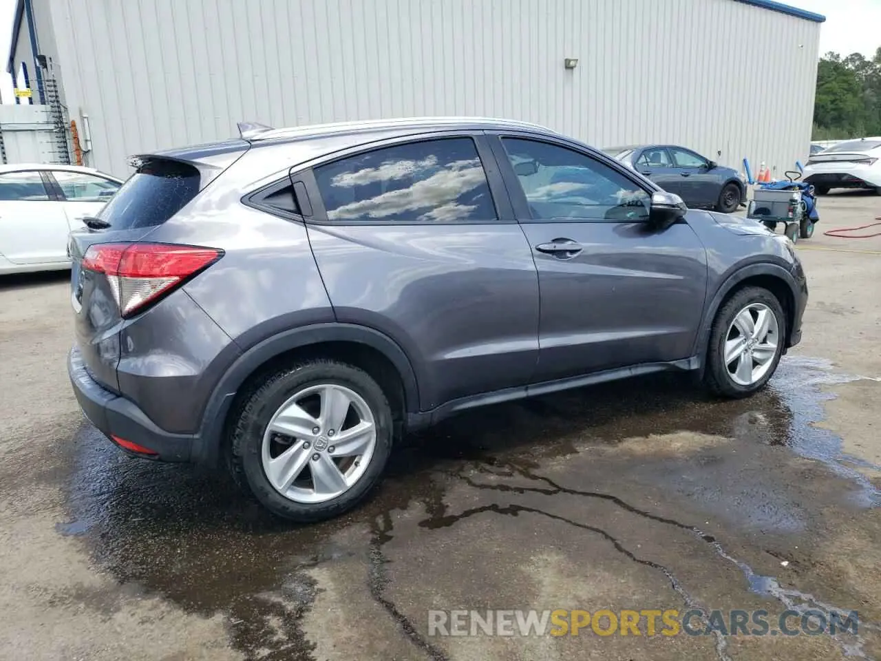 3 Photograph of a damaged car 3CZRU5H78KM705956 HONDA HR-V 2019
