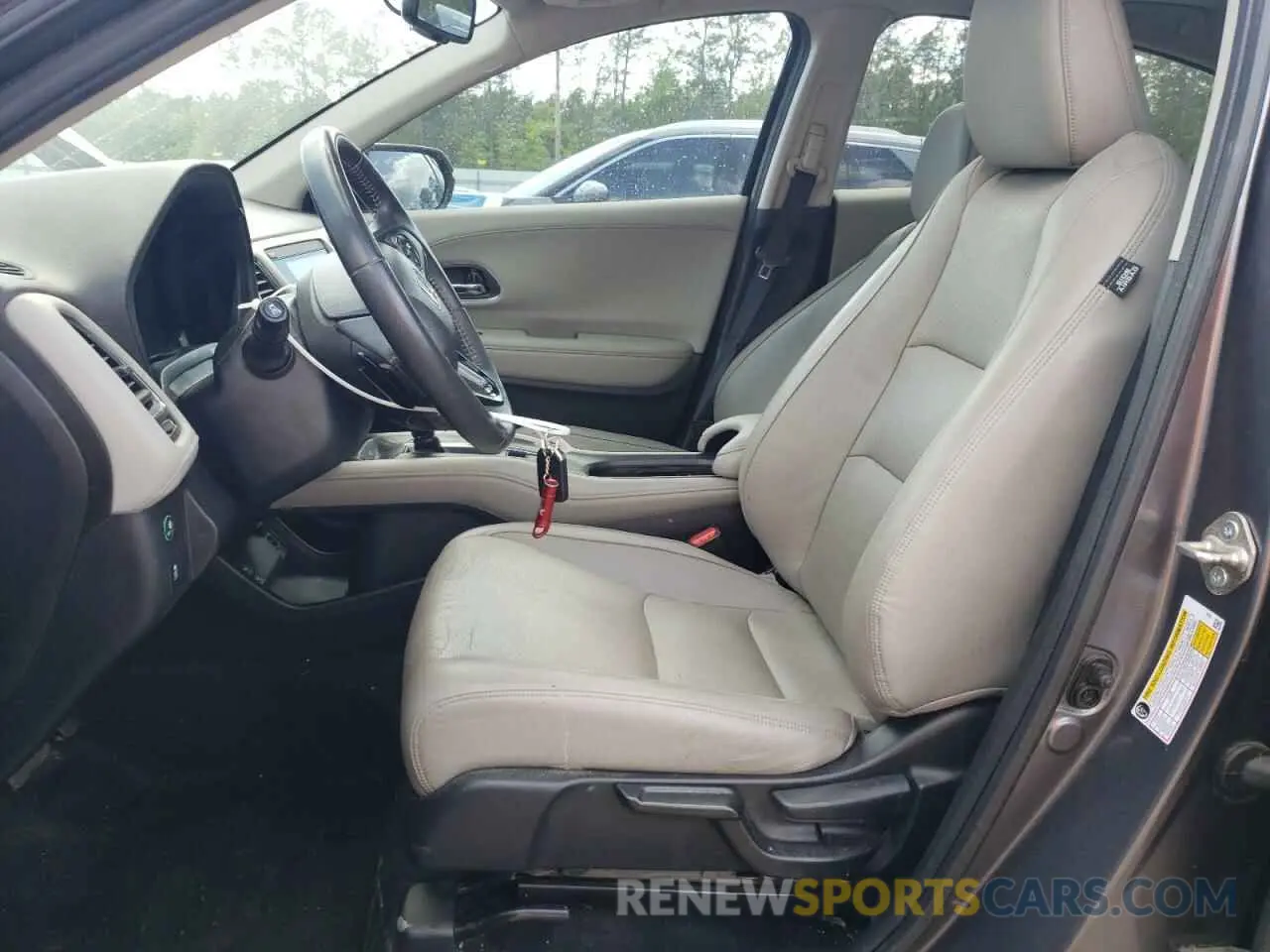 7 Photograph of a damaged car 3CZRU5H78KM705956 HONDA HR-V 2019