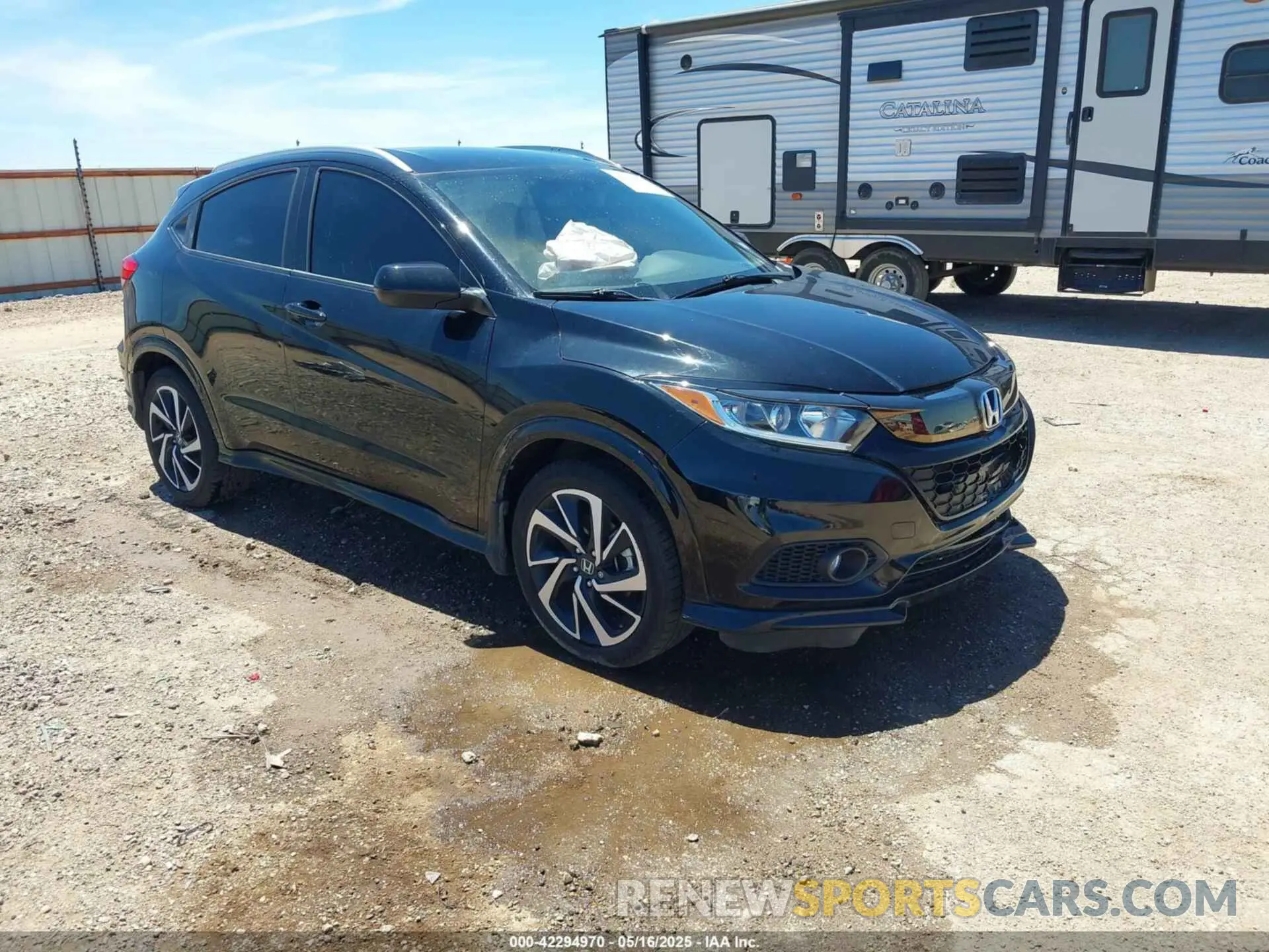 1 Photograph of a damaged car 3CZRU6H10KG716952 HONDA HR-V 2019