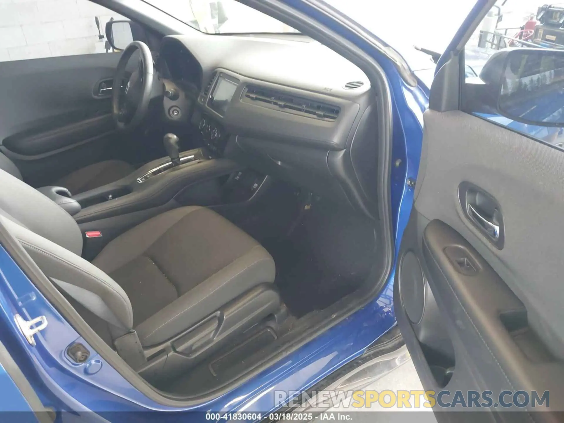 5 Photograph of a damaged car 3CZRU6H11KG723067 HONDA HR-V 2019