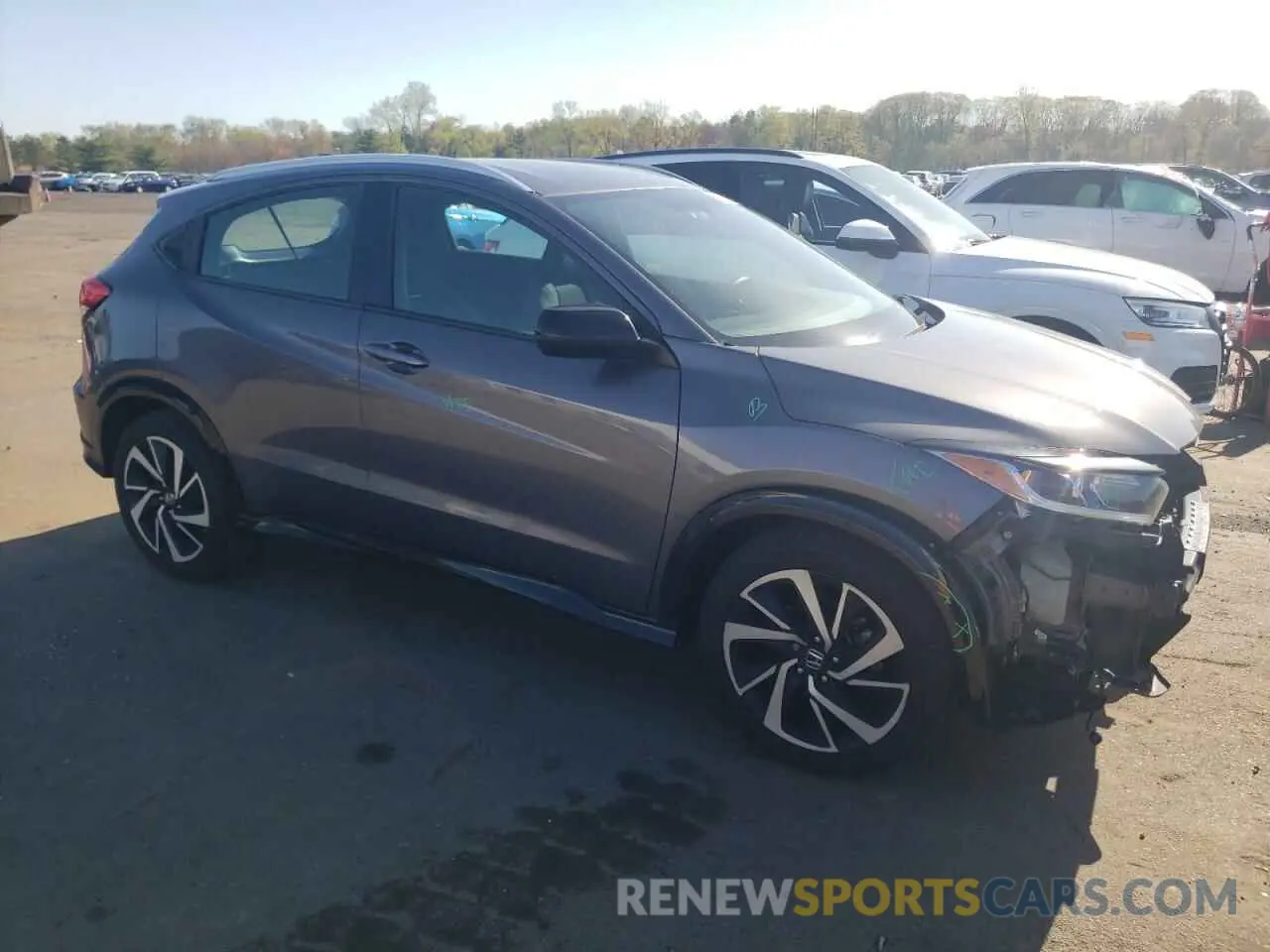 4 Photograph of a damaged car 3CZRU6H14KG730336 HONDA HR-V 2019