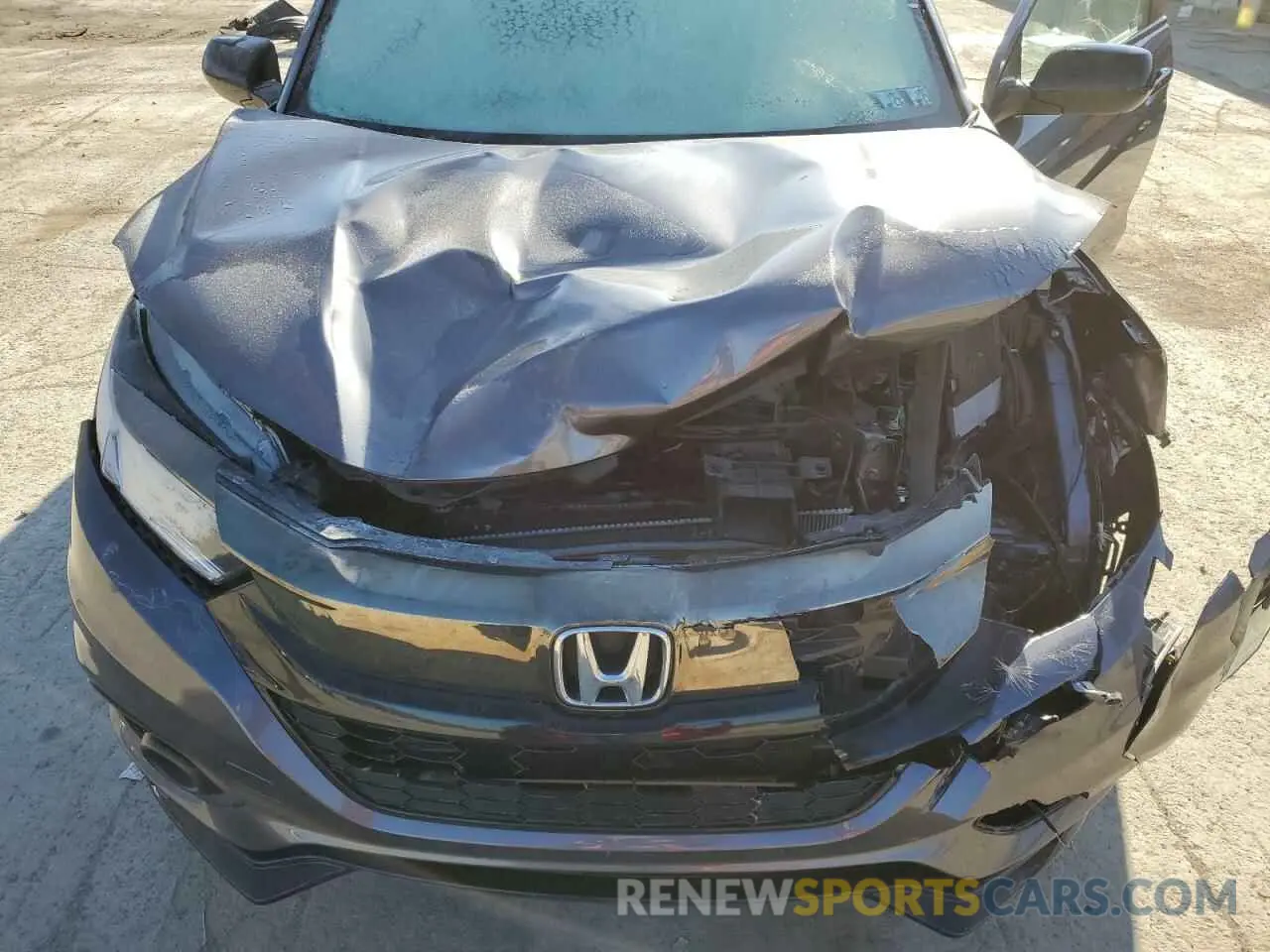 12 Photograph of a damaged car 3CZRU6H14KM704756 HONDA HR-V 2019