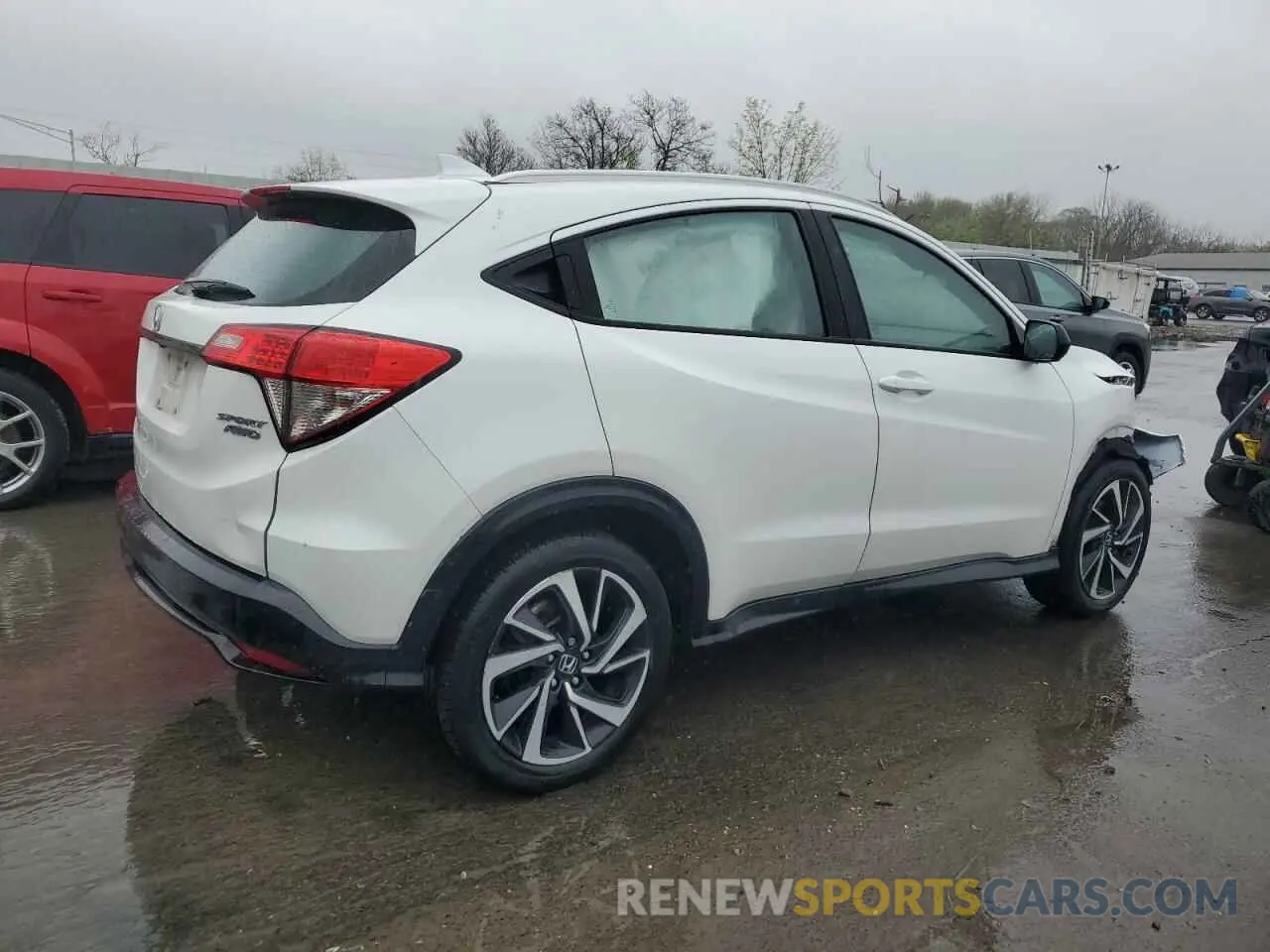 3 Photograph of a damaged car 3CZRU6H14KM705065 HONDA HR-V 2019
