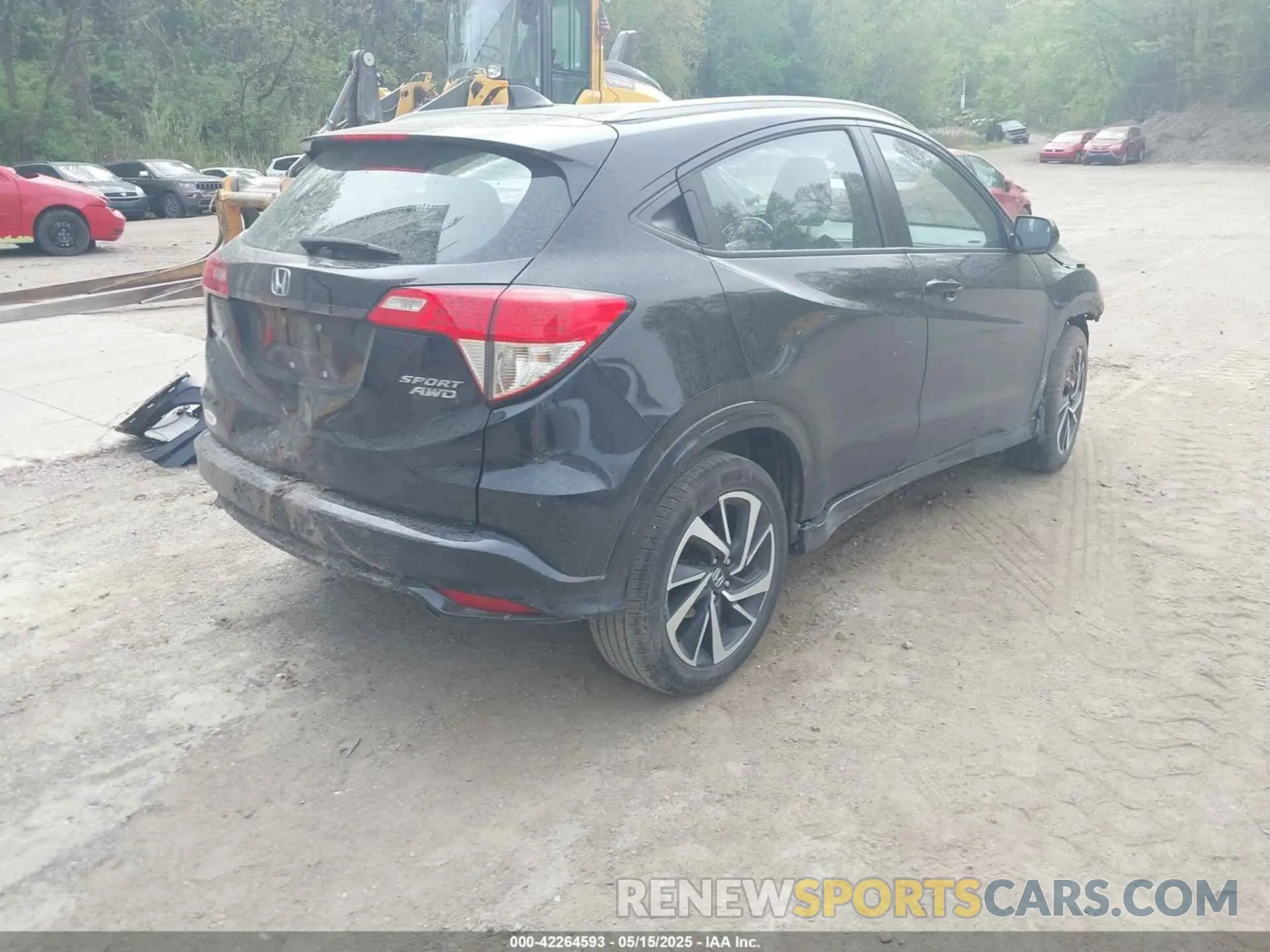 4 Photograph of a damaged car 3CZRU6H14KM739555 HONDA HR-V 2019