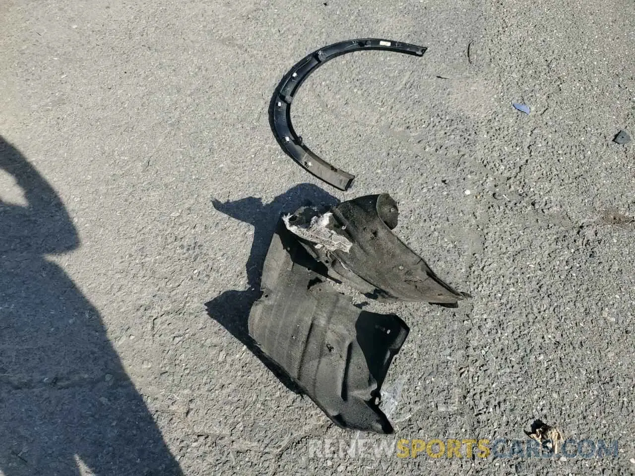 13 Photograph of a damaged car 3CZRU6H15KG729597 HONDA HR-V 2019