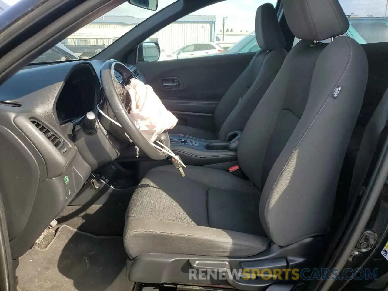 7 Photograph of a damaged car 3CZRU6H15KG729597 HONDA HR-V 2019