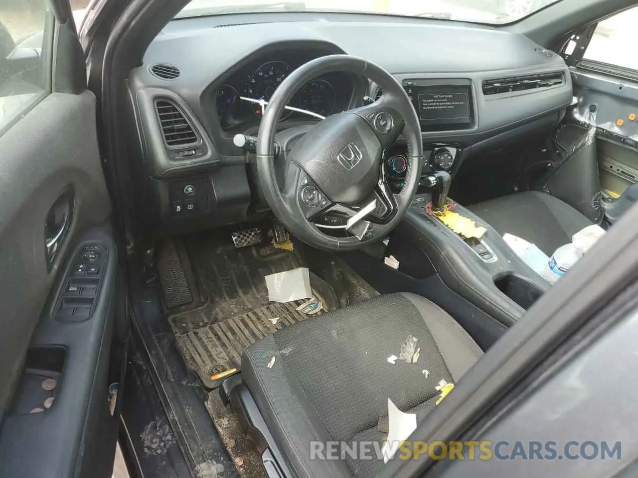 8 Photograph of a damaged car 3CZRU6H16KG704076 HONDA HR-V 2019