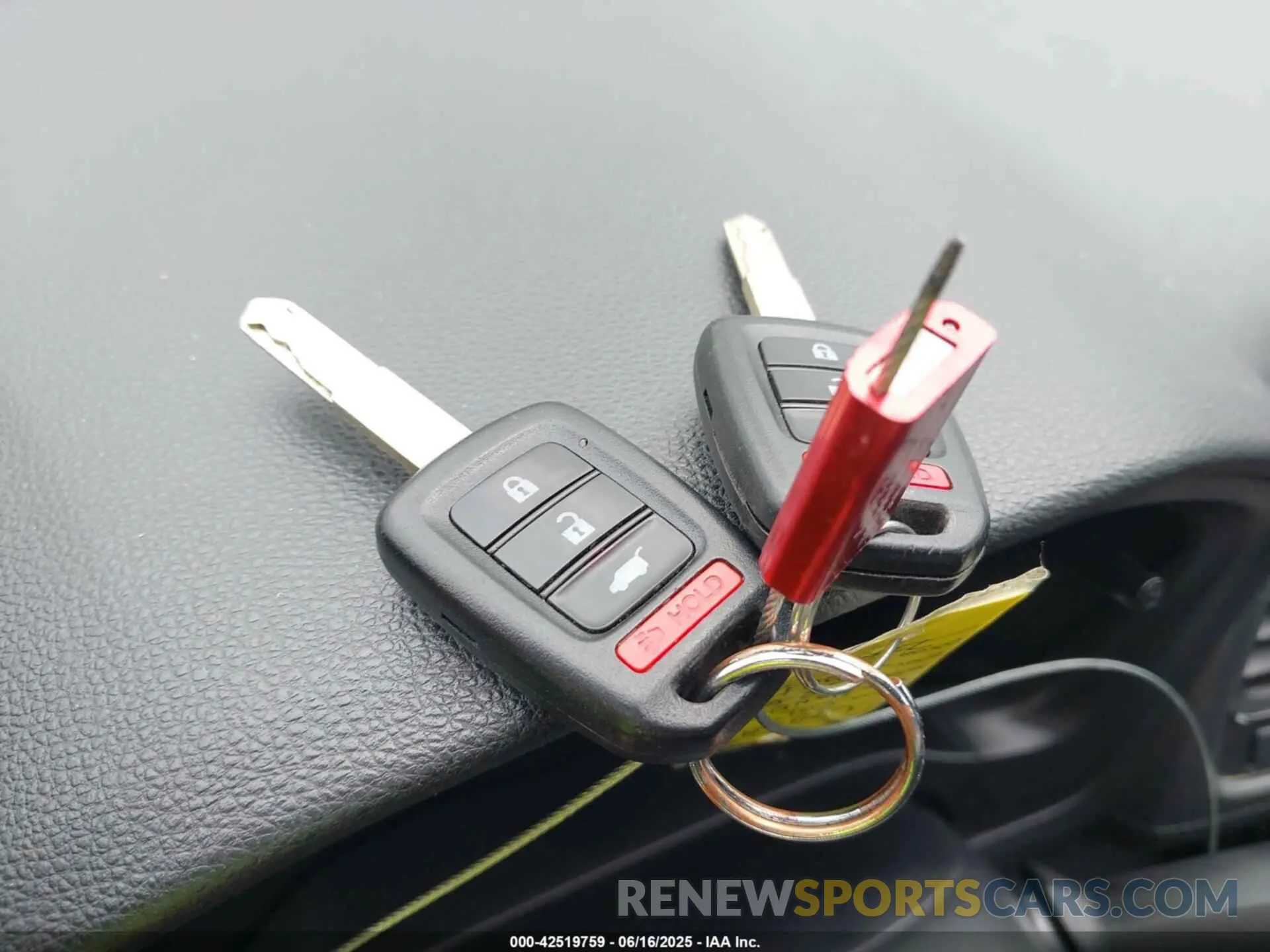 11 Photograph of a damaged car 3CZRU6H16KG726157 HONDA HR-V 2019