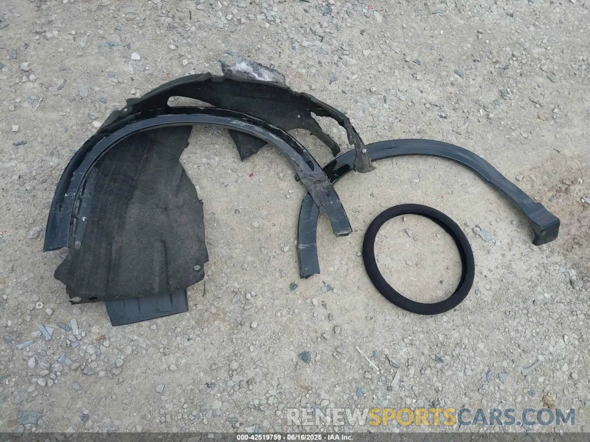 12 Photograph of a damaged car 3CZRU6H16KG726157 HONDA HR-V 2019