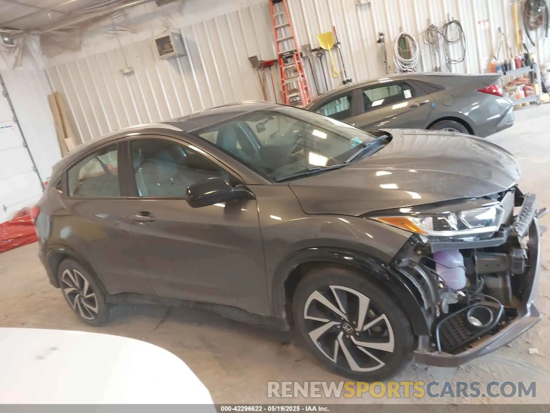 13 Photograph of a damaged car 3CZRU6H18KG706038 HONDA HR-V 2019