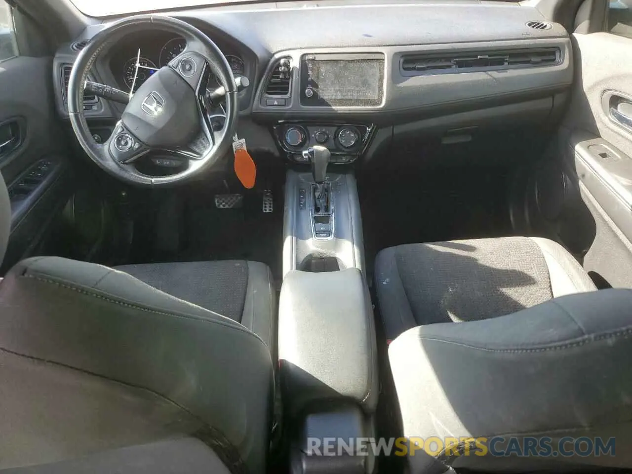 8 Photograph of a damaged car 3CZRU6H19KG713001 HONDA HR-V 2019