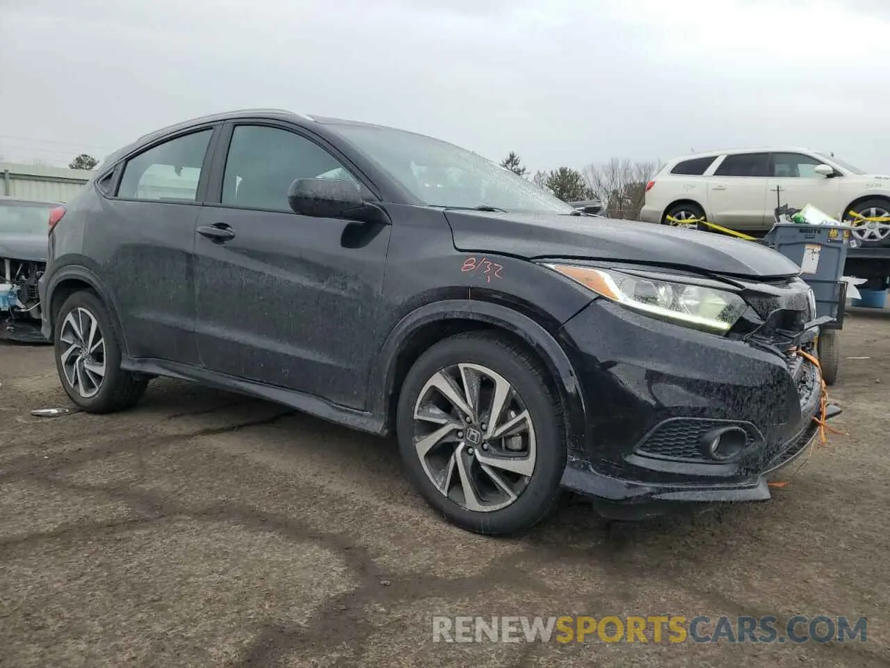 4 Photograph of a damaged car 3CZRU6H19KG724953 HONDA HR-V 2019