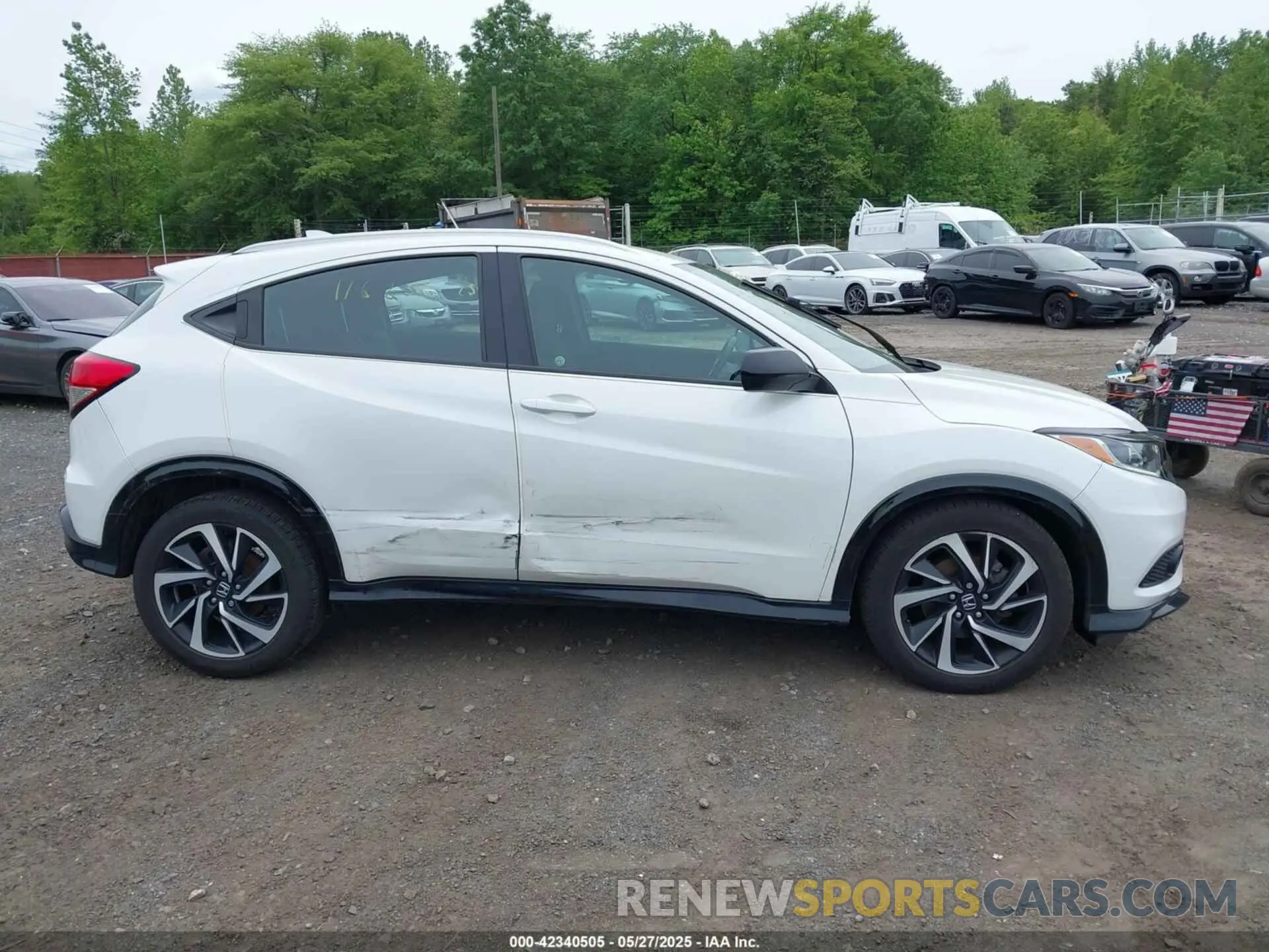 13 Photograph of a damaged car 3CZRU6H1XKM721030 HONDA HR-V 2019