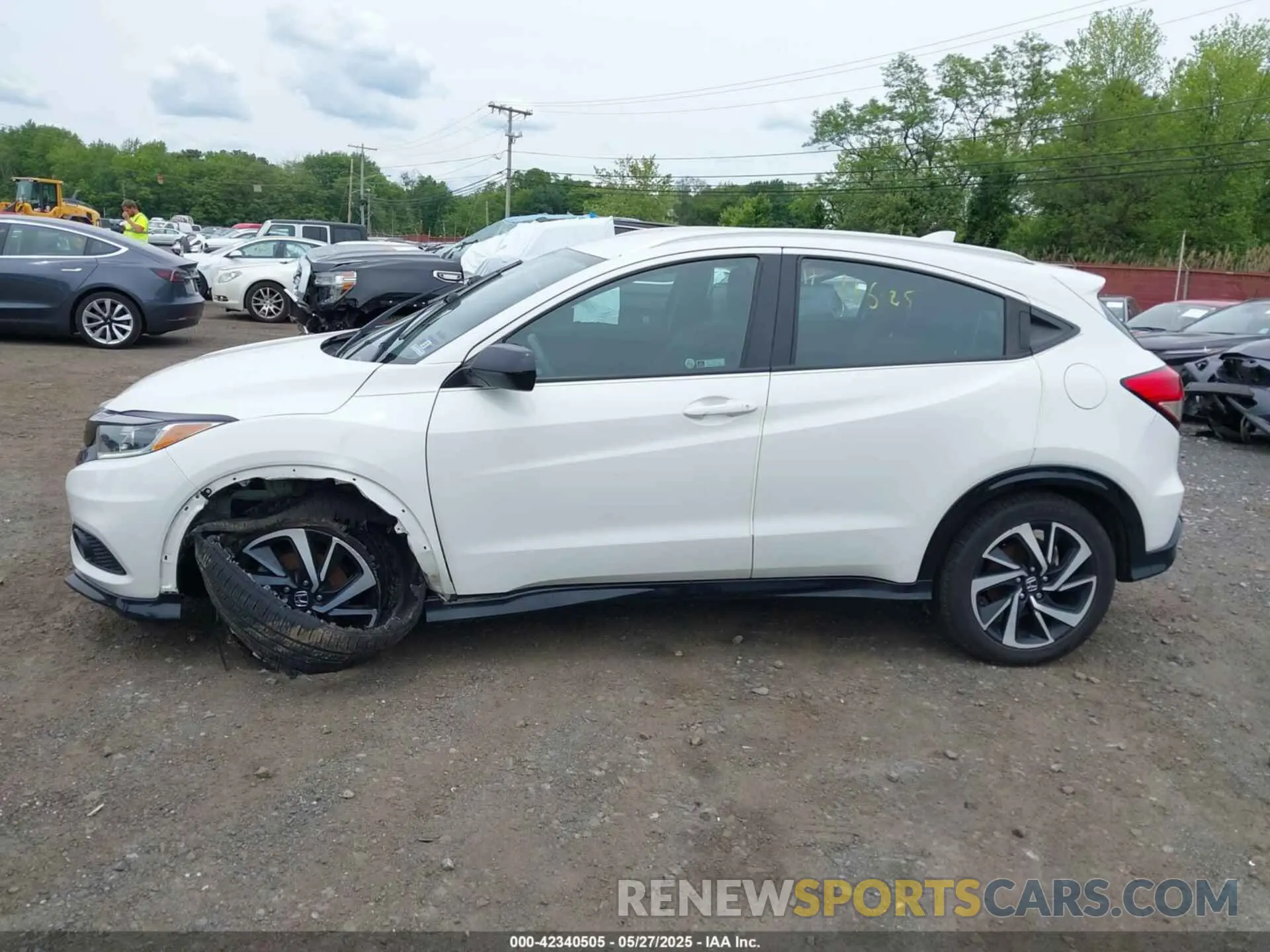 14 Photograph of a damaged car 3CZRU6H1XKM721030 HONDA HR-V 2019