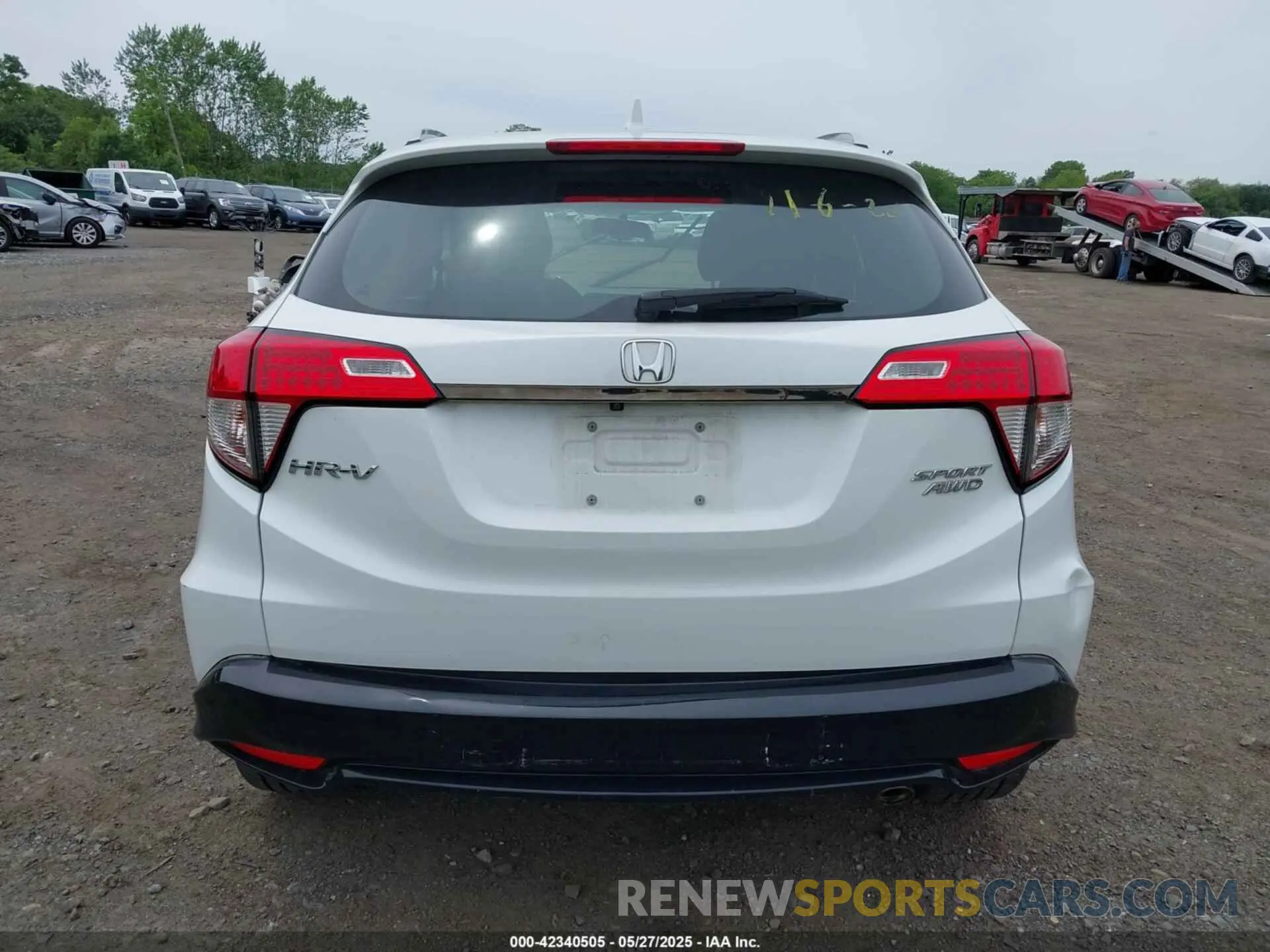 16 Photograph of a damaged car 3CZRU6H1XKM721030 HONDA HR-V 2019