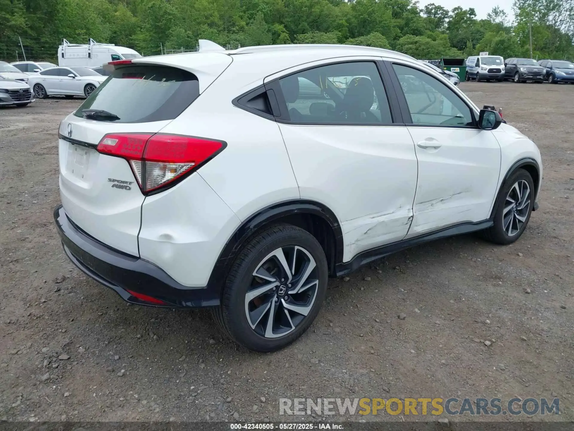 4 Photograph of a damaged car 3CZRU6H1XKM721030 HONDA HR-V 2019