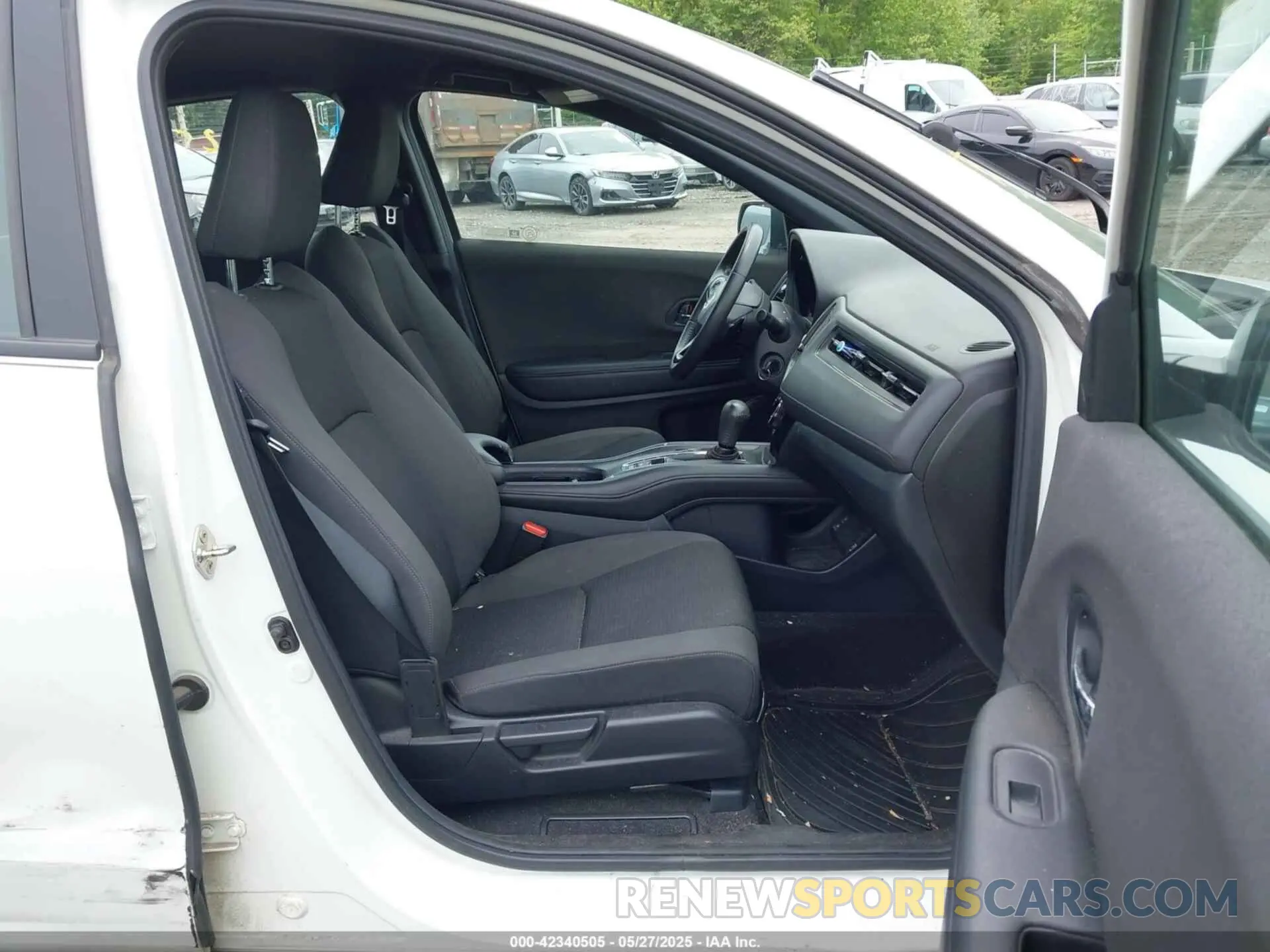 5 Photograph of a damaged car 3CZRU6H1XKM721030 HONDA HR-V 2019