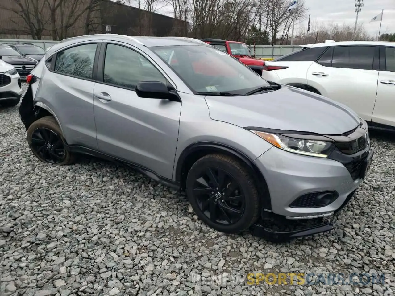 4 Photograph of a damaged car 3CZRU6H1XKM732075 HONDA HR-V 2019
