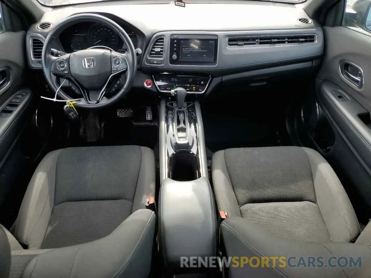 8 Photograph of a damaged car 3CZRU6H27KM106735 HONDA HR-V 2019