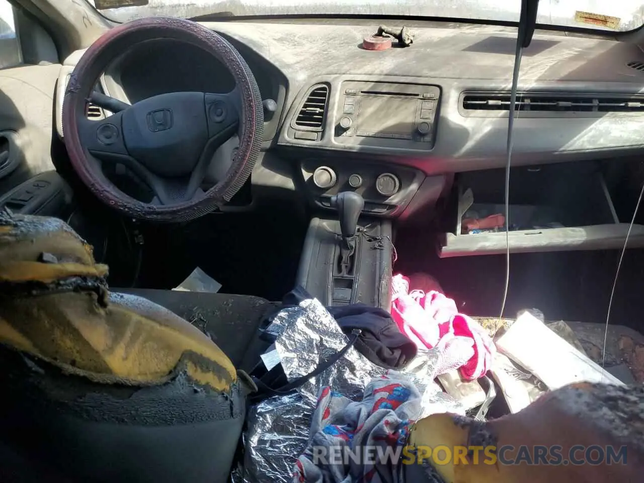 8 Photograph of a damaged car 3CZRU6H30KG724616 HONDA HR-V 2019