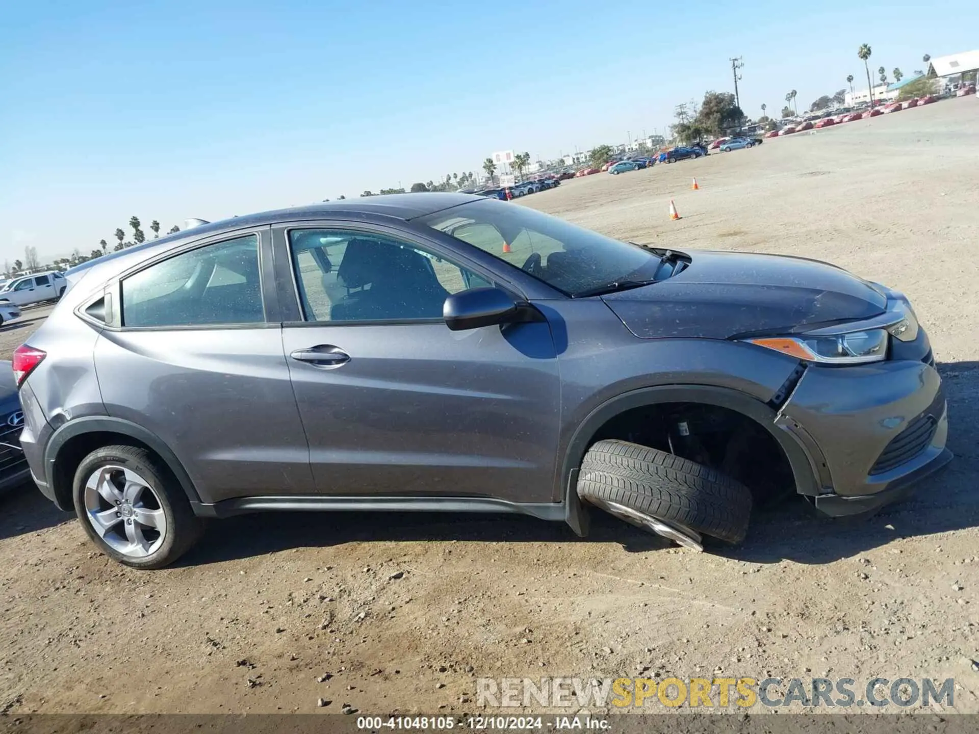 13 Photograph of a damaged car 3CZRU6H31KG725063 HONDA HR-V 2019