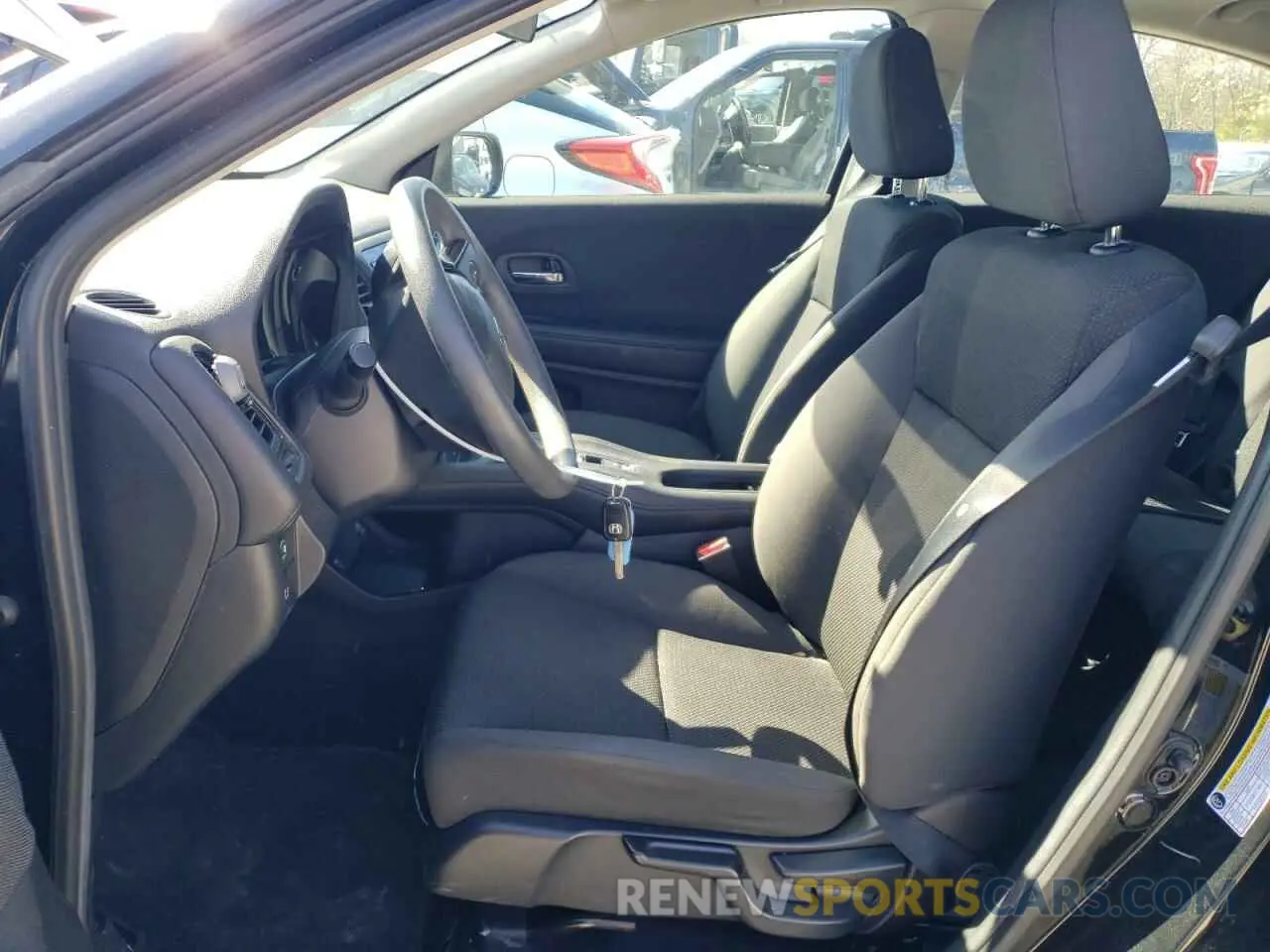 7 Photograph of a damaged car 3CZRU6H31KG729999 HONDA HR-V 2019