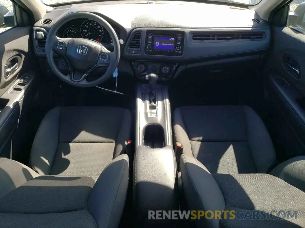 8 Photograph of a damaged car 3CZRU6H31KG729999 HONDA HR-V 2019