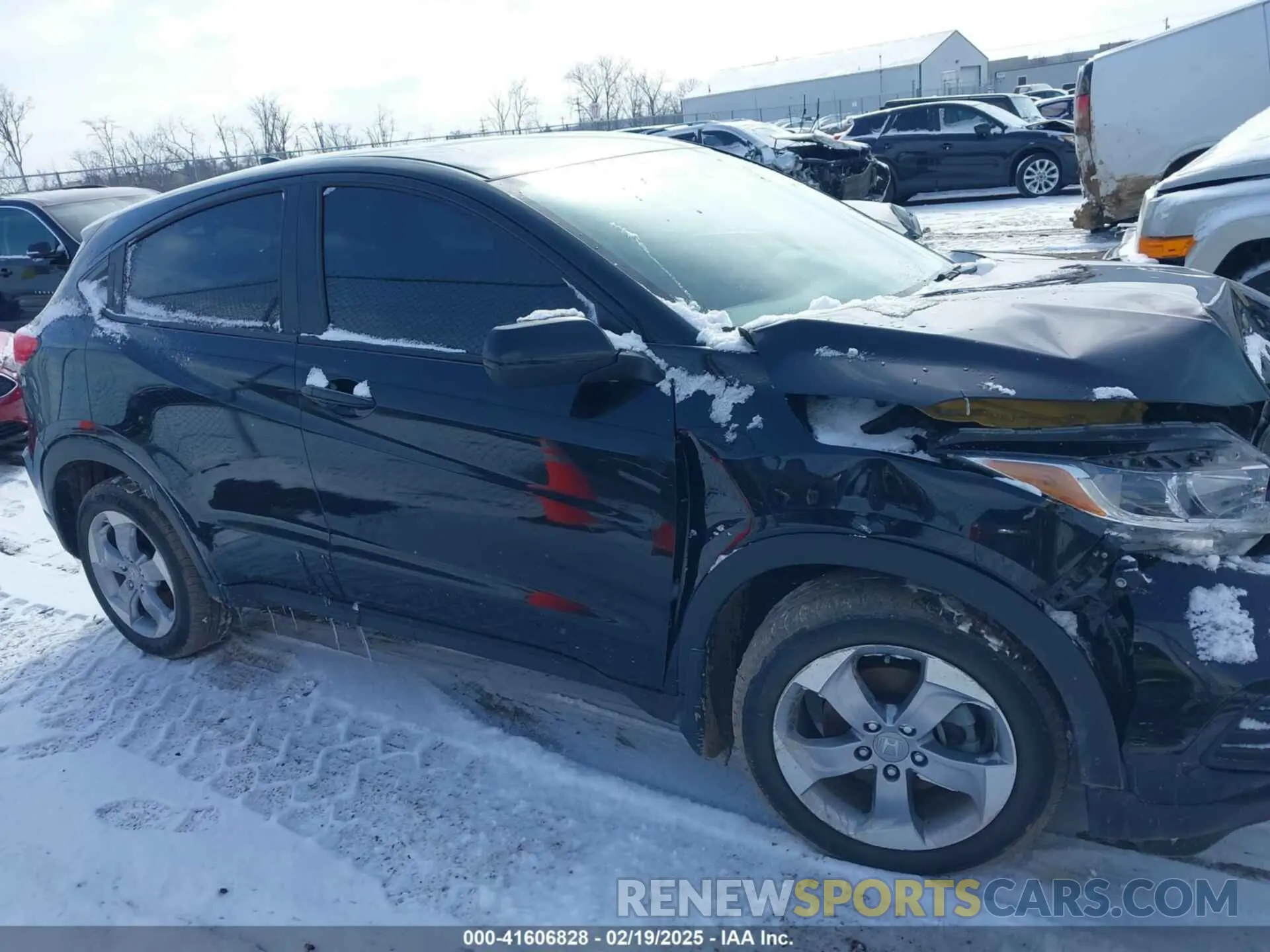 13 Photograph of a damaged car 3CZRU6H33KG724920 HONDA HR-V 2019