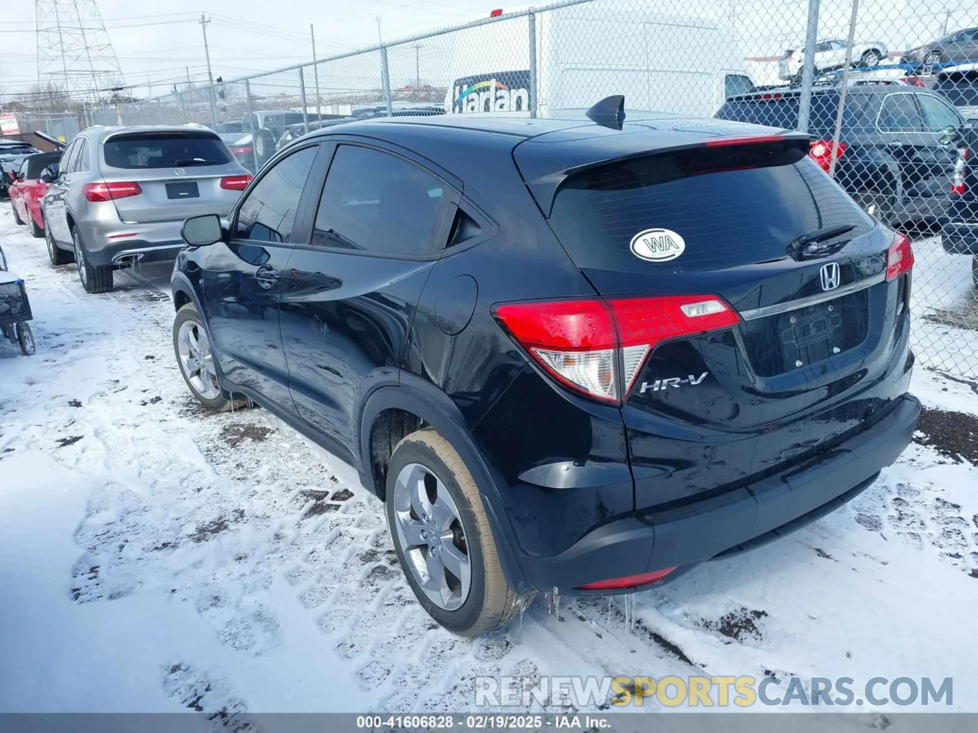 3 Photograph of a damaged car 3CZRU6H33KG724920 HONDA HR-V 2019