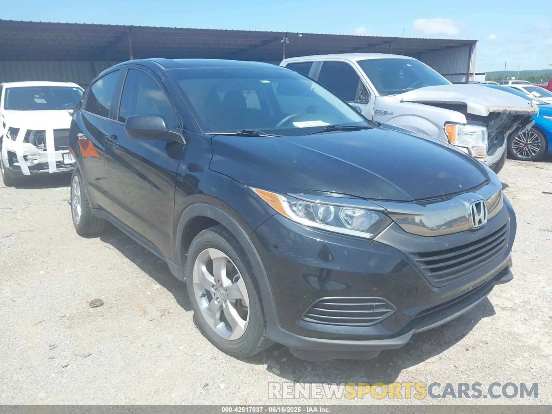 1 Photograph of a damaged car 3CZRU6H33KM725535 HONDA HR-V 2019