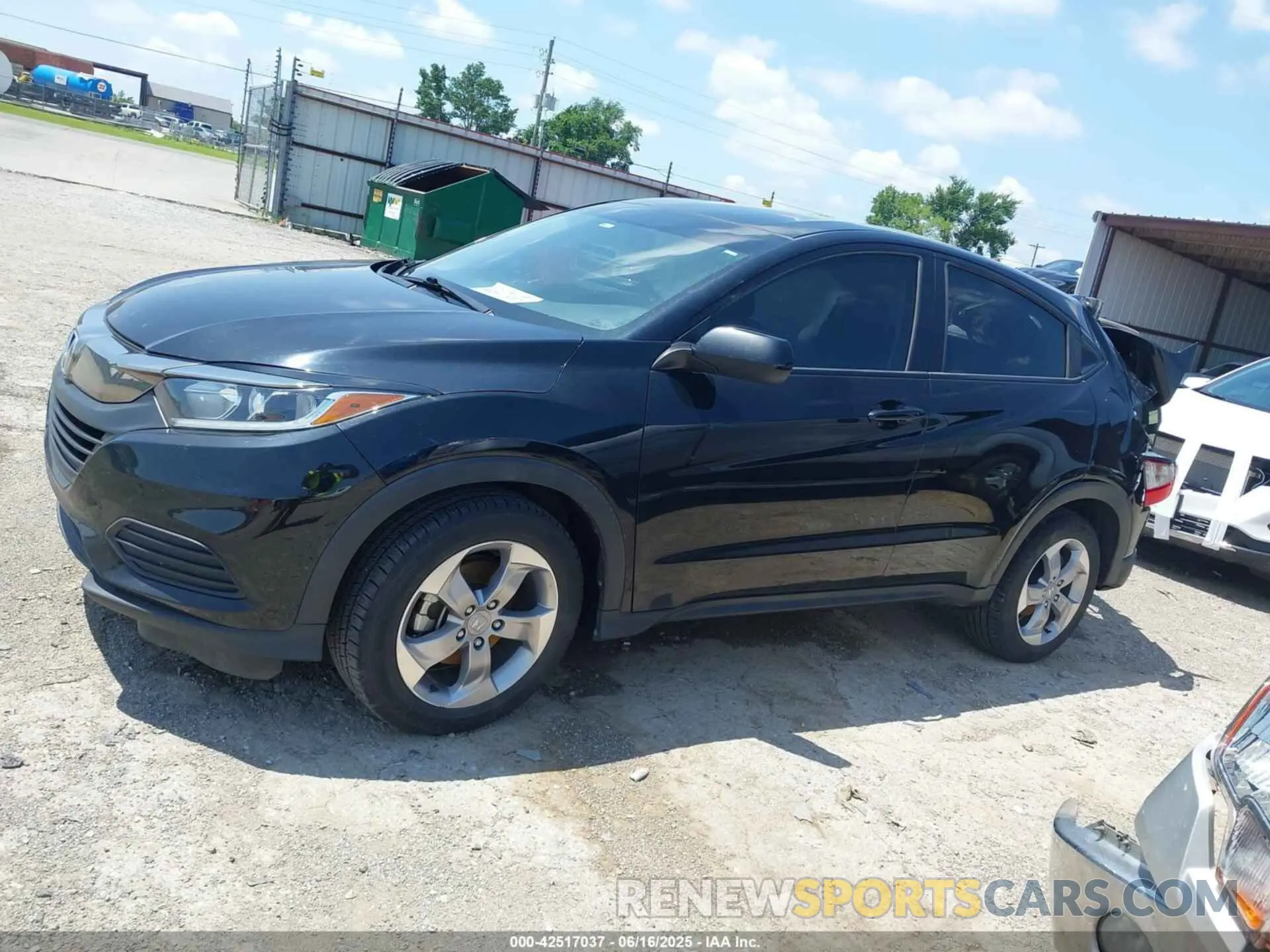 14 Photograph of a damaged car 3CZRU6H33KM725535 HONDA HR-V 2019