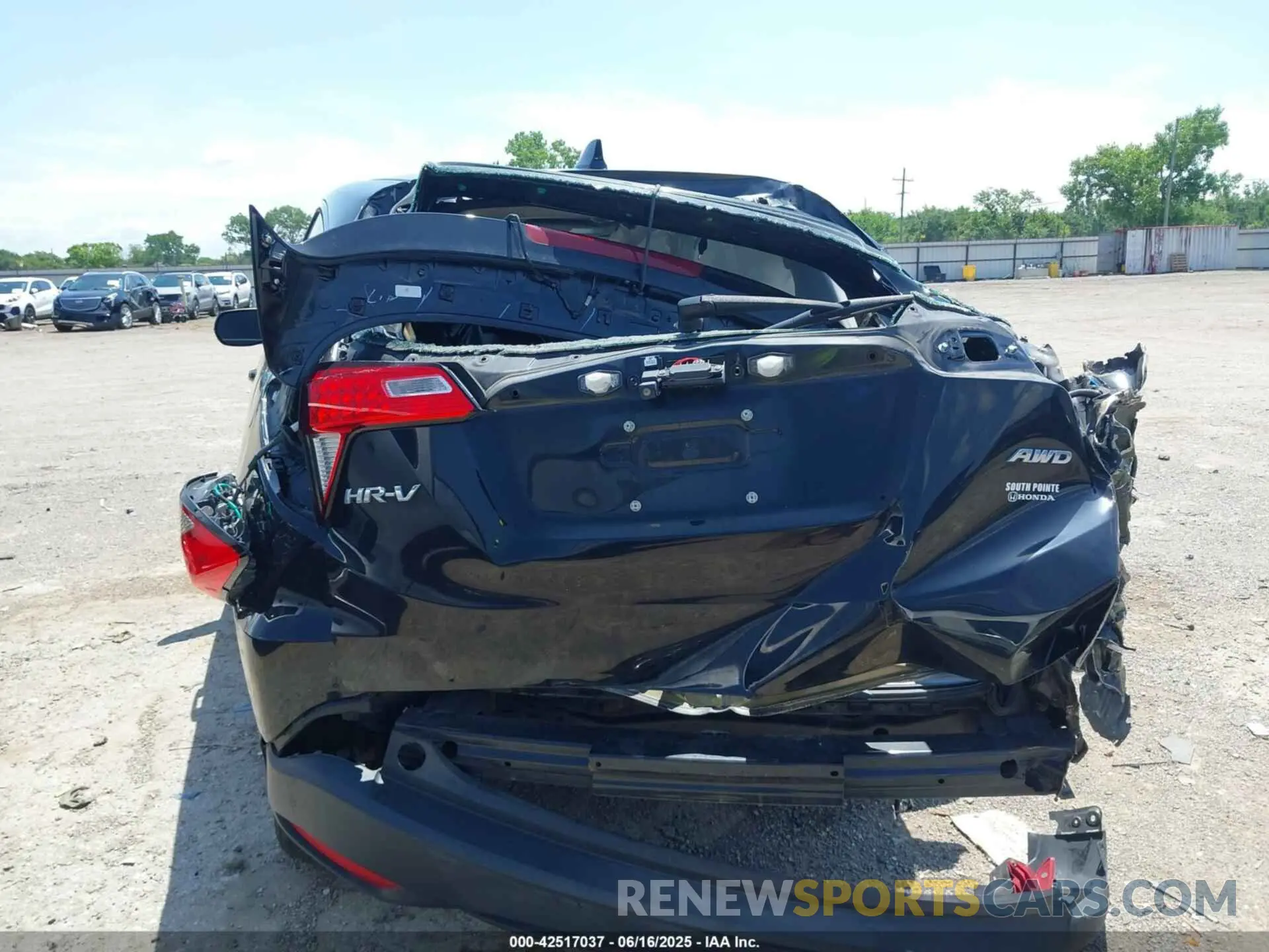 16 Photograph of a damaged car 3CZRU6H33KM725535 HONDA HR-V 2019