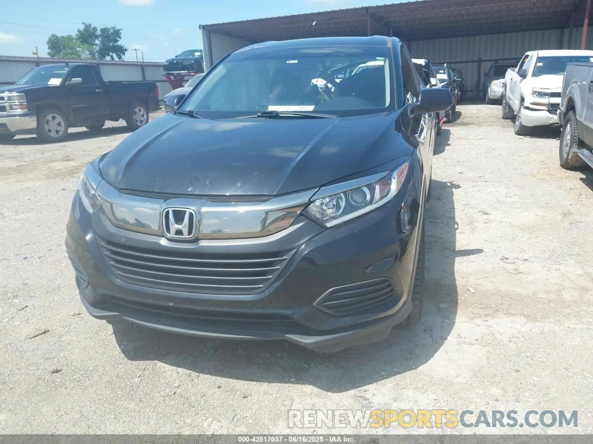 2 Photograph of a damaged car 3CZRU6H33KM725535 HONDA HR-V 2019